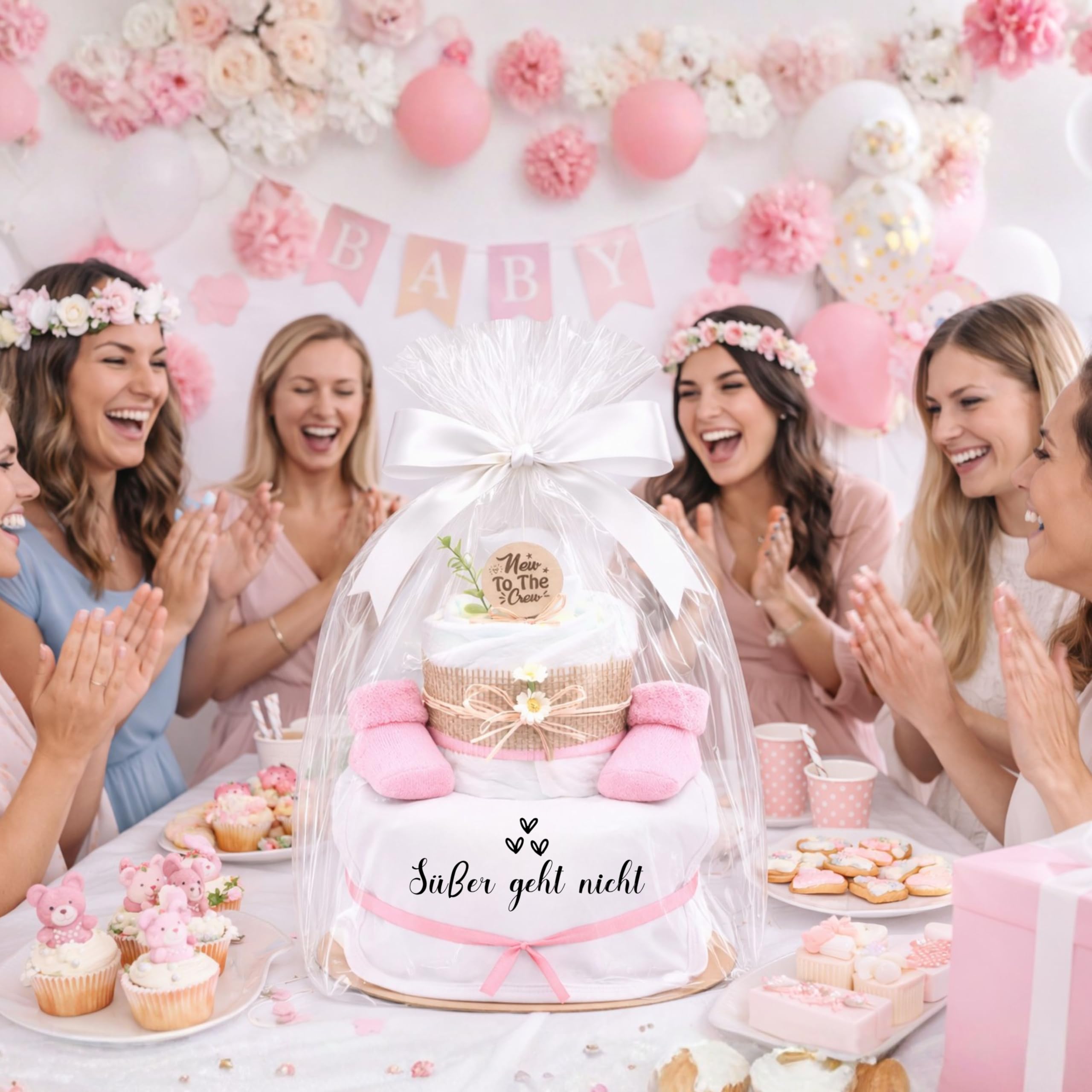 Trend Mama® | Windeltorte Mädchen Rosa – 27 Windeln Größe 2 – Babygeschenk zur Geburt – Babyshower Geschenk – Mit Babylätzchen & Babysocken – Geschenkset Erstausstattung (Design | Süsser geht nicht)