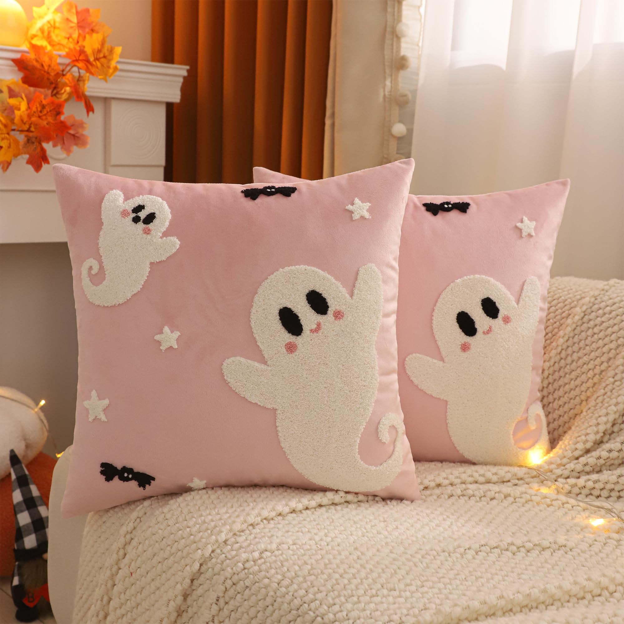 Housse de coussin velours rose broderie fantôme douce ambiance fête