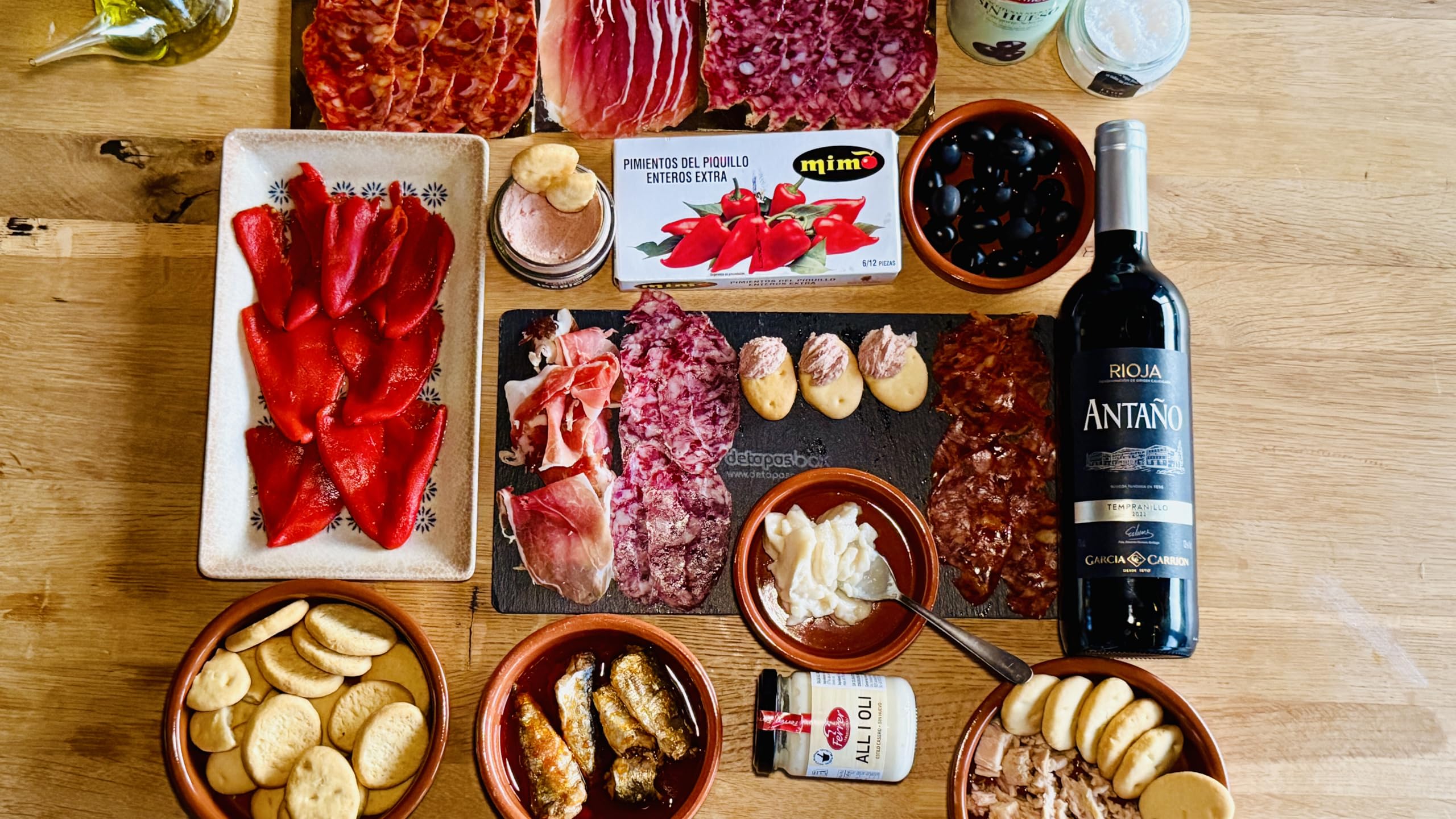 Präsentbox Tapas-Abend für Zwei Spanische Spezialitäten Geschenk-Idee Gourmets