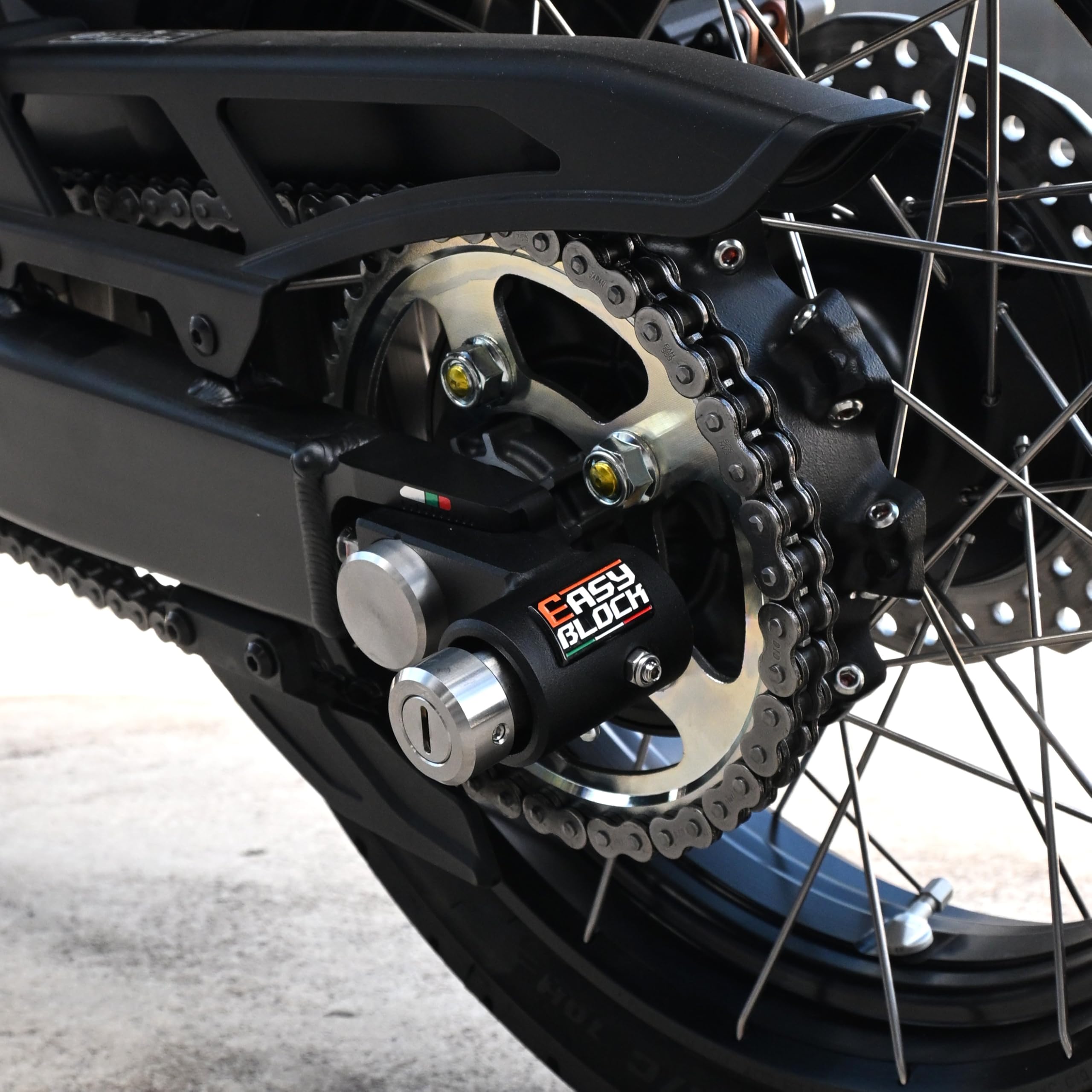 EASYBLOCK Antifurto Moto Compatibile con Honda AFRICA TWIN 1100 Antifurto Blocca Ruota Blocca Disco Lucchetto Protezione Installato su Moto E Scooter