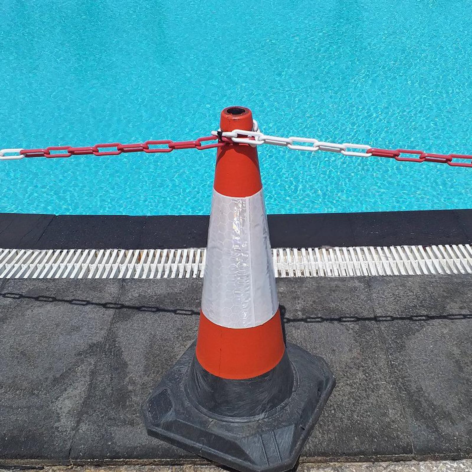 Absperrkette Rot-Weiß 15 M X 6 Mm – Kunststoff-Warnkette, Wetterfest & UV-beständig, Für Parkplatz, Baustelle, Messen