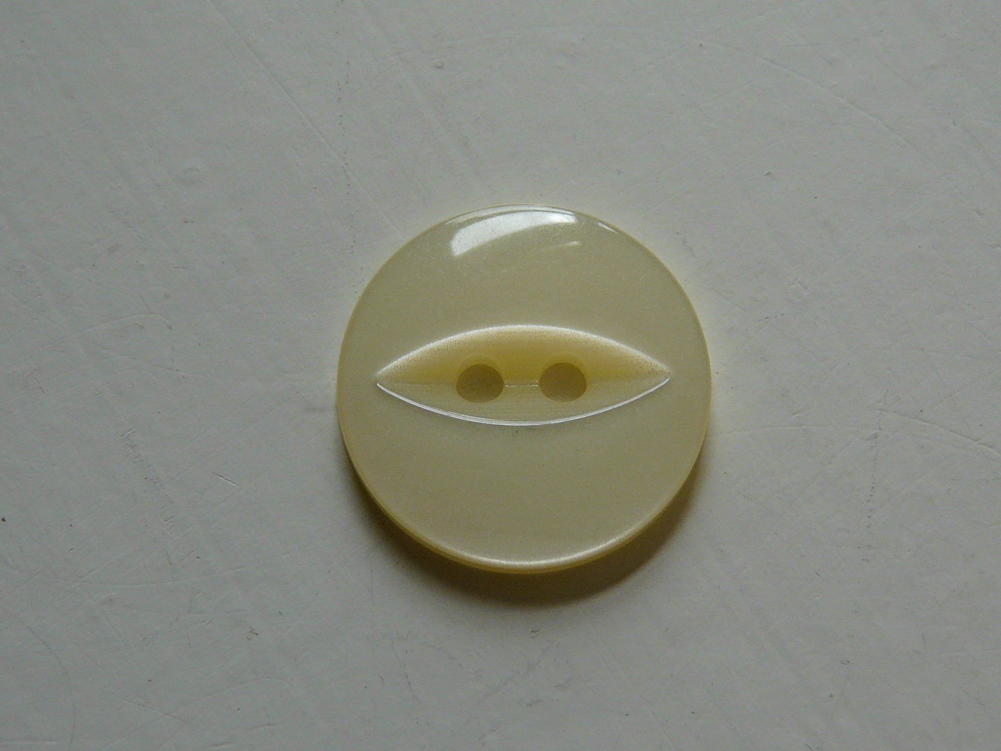 Pack of 100 New 14mm Cream fisheye Baby Buttons Polyester