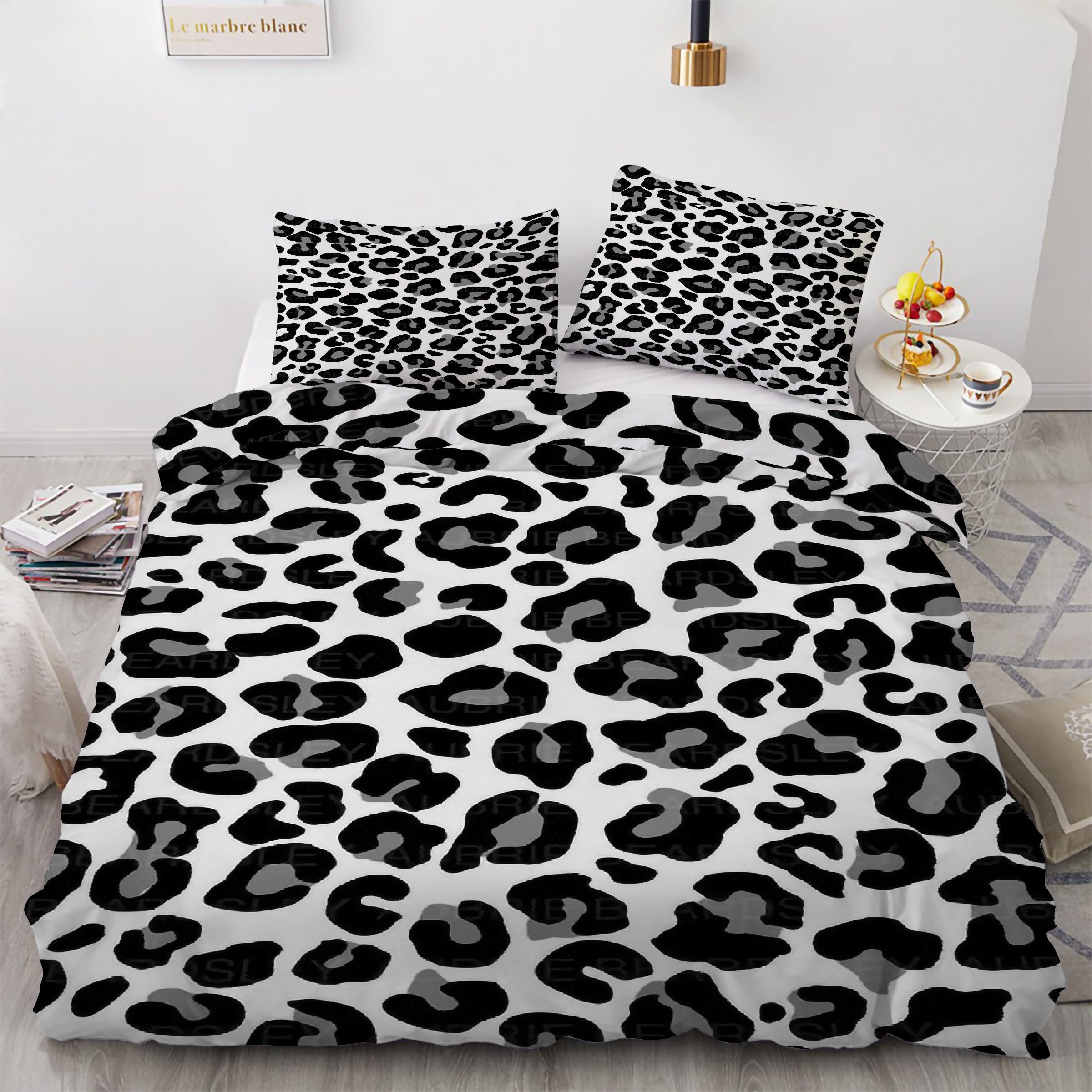 Housse de couette 240x260 noir et blanc motif léopard avec 2 taies