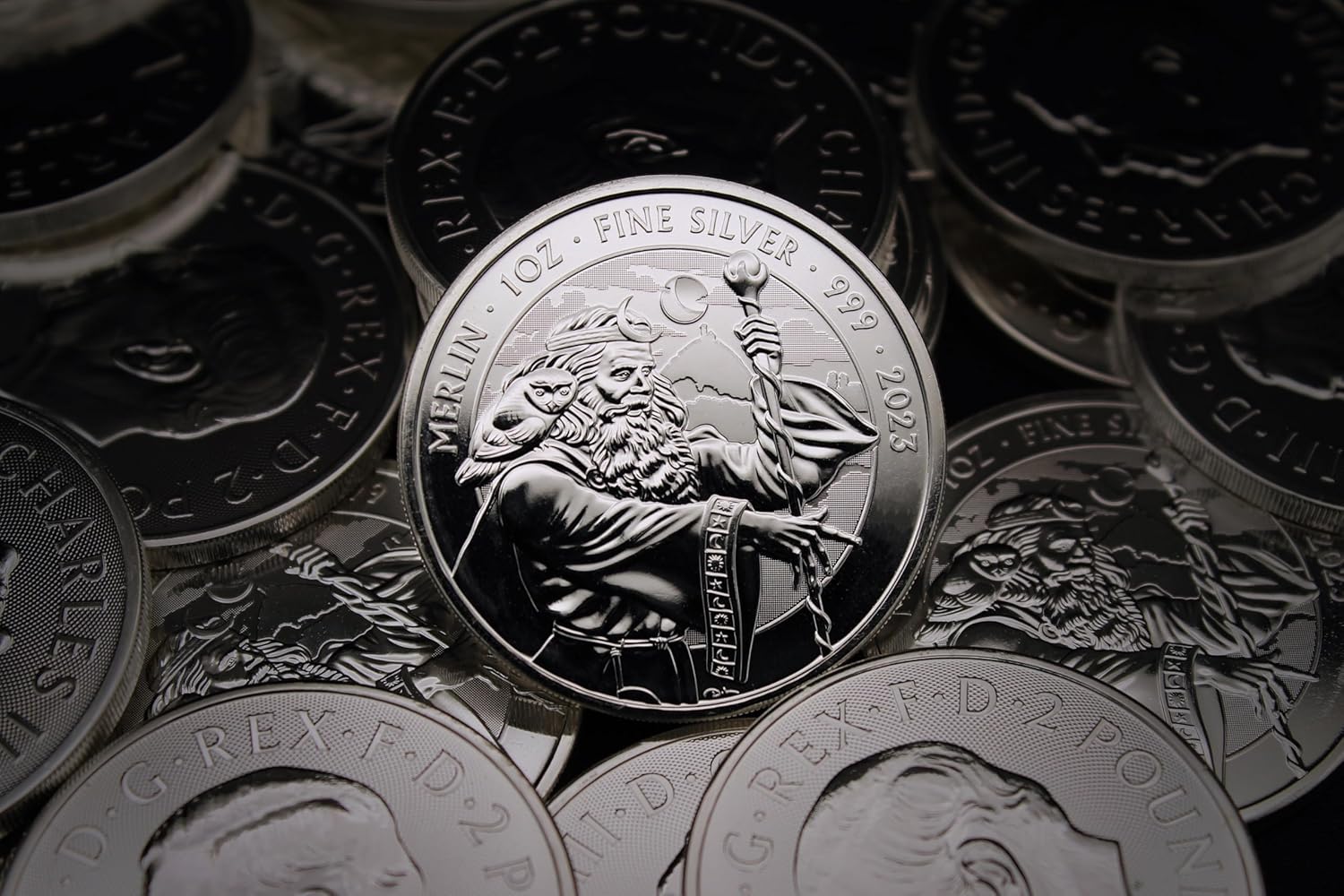 2023-1 oz British Silver Merlin Coin by the Royal Mint Brilliant Uncirculated with Certificate of Authenticity £2 Seller BU