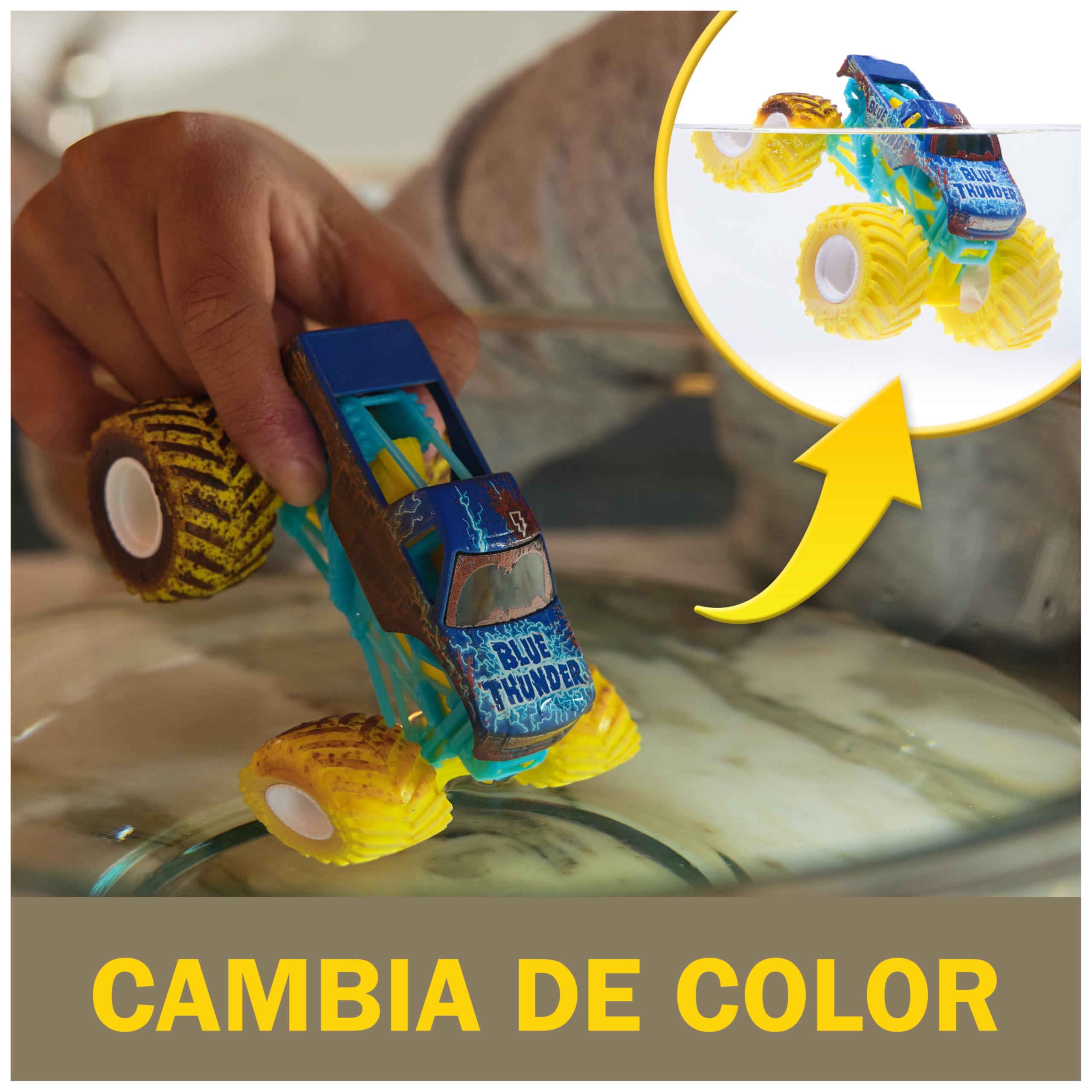 Monster Jam - Coche Monster Truck MUD Blasters DE Metal Escala 1:64, Cambia DE Color - Modelo Aleatorio - Camiones de Juguetes para Niños - Juguetes Niños 3 años +