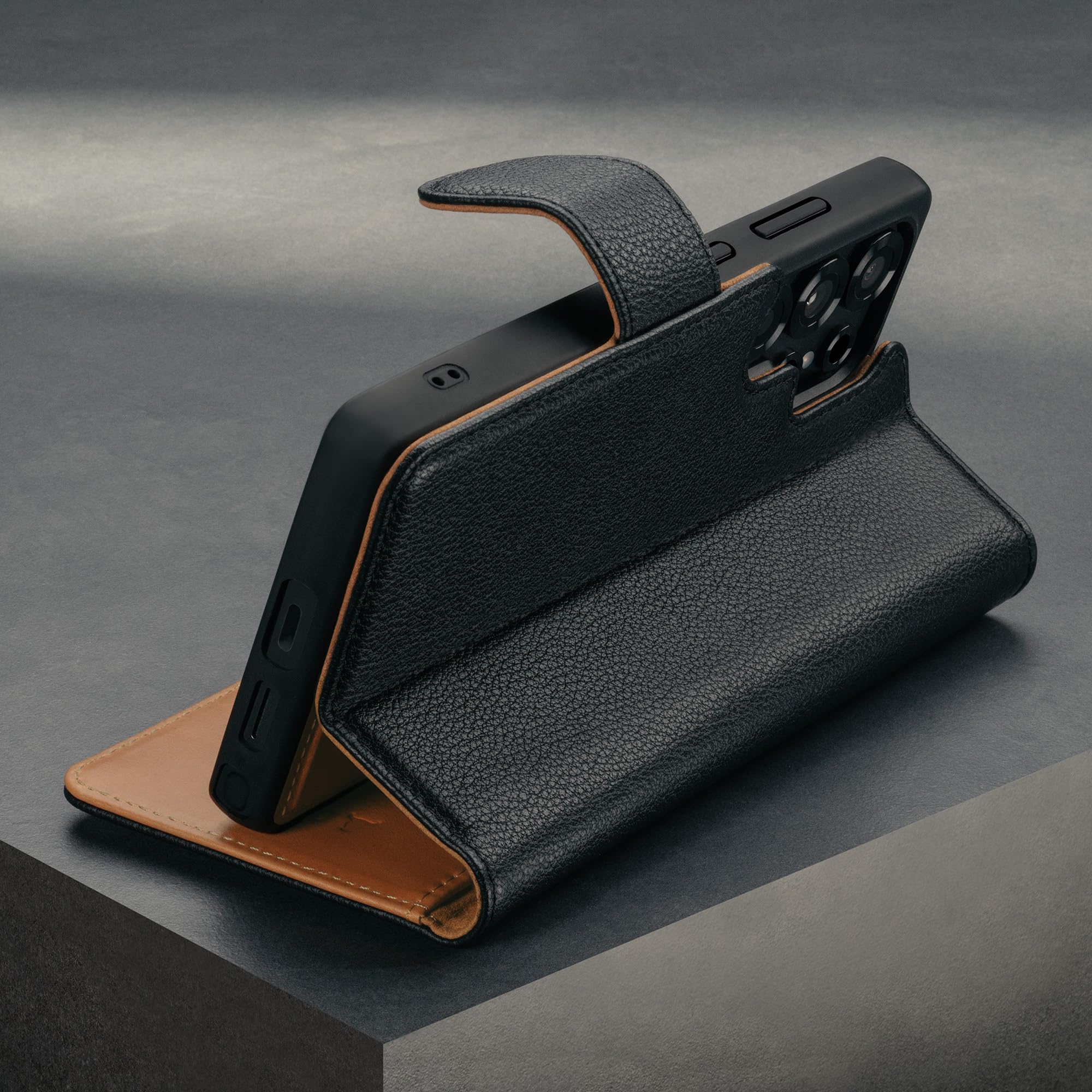 Skórzane etui TORRO Premium kompatybilne z Samsung Galaxy S25 Ultra 5G 2025 – skórzane etui typu Bumper z magnetycznie zdejmowaną osłoną portfela z podpórką i miejscami na karty (Czarny)