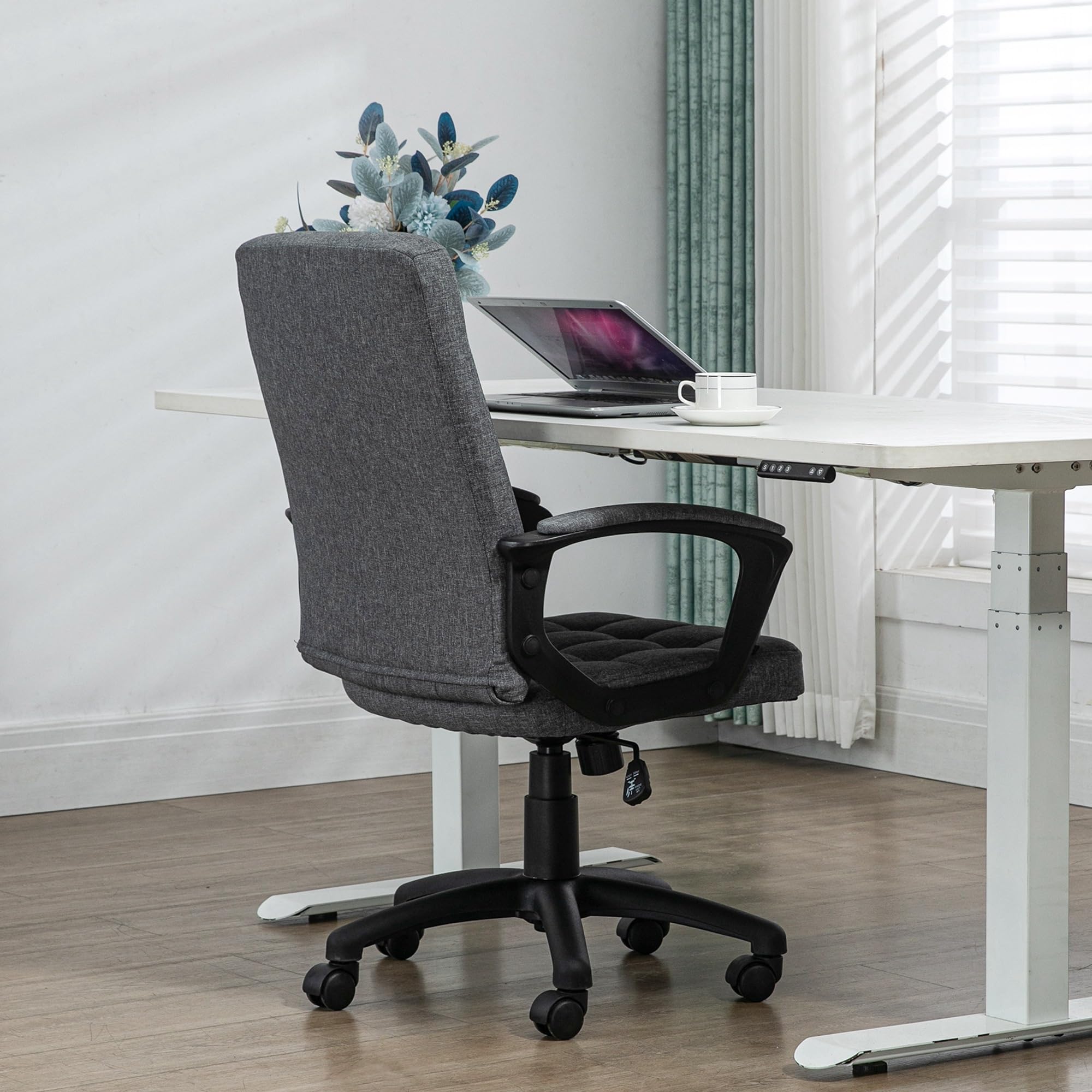 Vinsetto Silla de Oficina Silla de Escritorio Giratoria Gris Oscuro | Tapizada en Lino Sintético, Altura Ajustable, Basculante, Respaldo Medio, con Reposabrazos, Ruedas