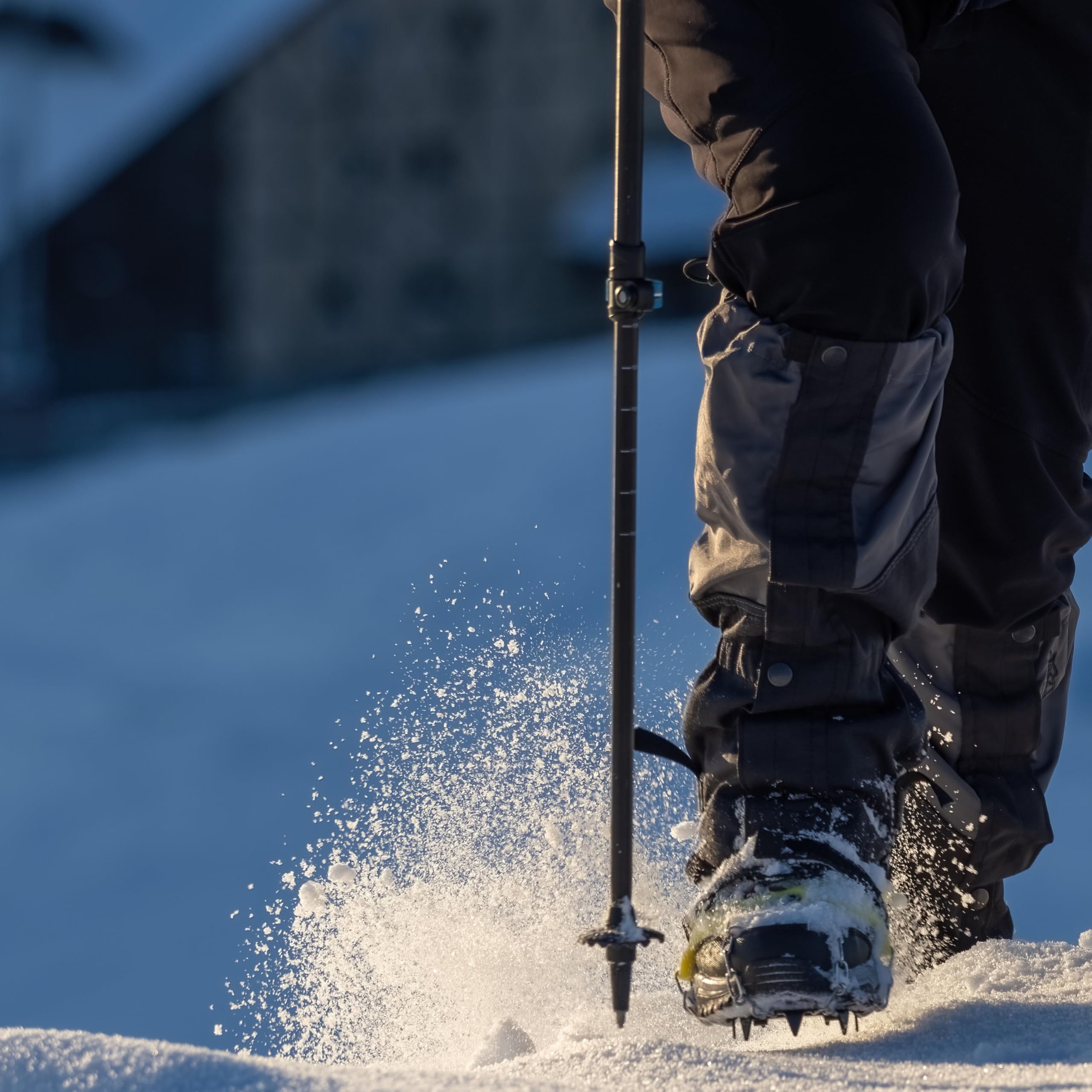 EisKralle – Grödel Steigeisen mit 19 Edelstahl-Spikes – Eiskrallen & Schuhspikes für Wanderschuhe – Anti-Rutsch Schuhkrallen für EIS & Schnee – Ideal zum Wandern, Joggen & Klettern im Winter