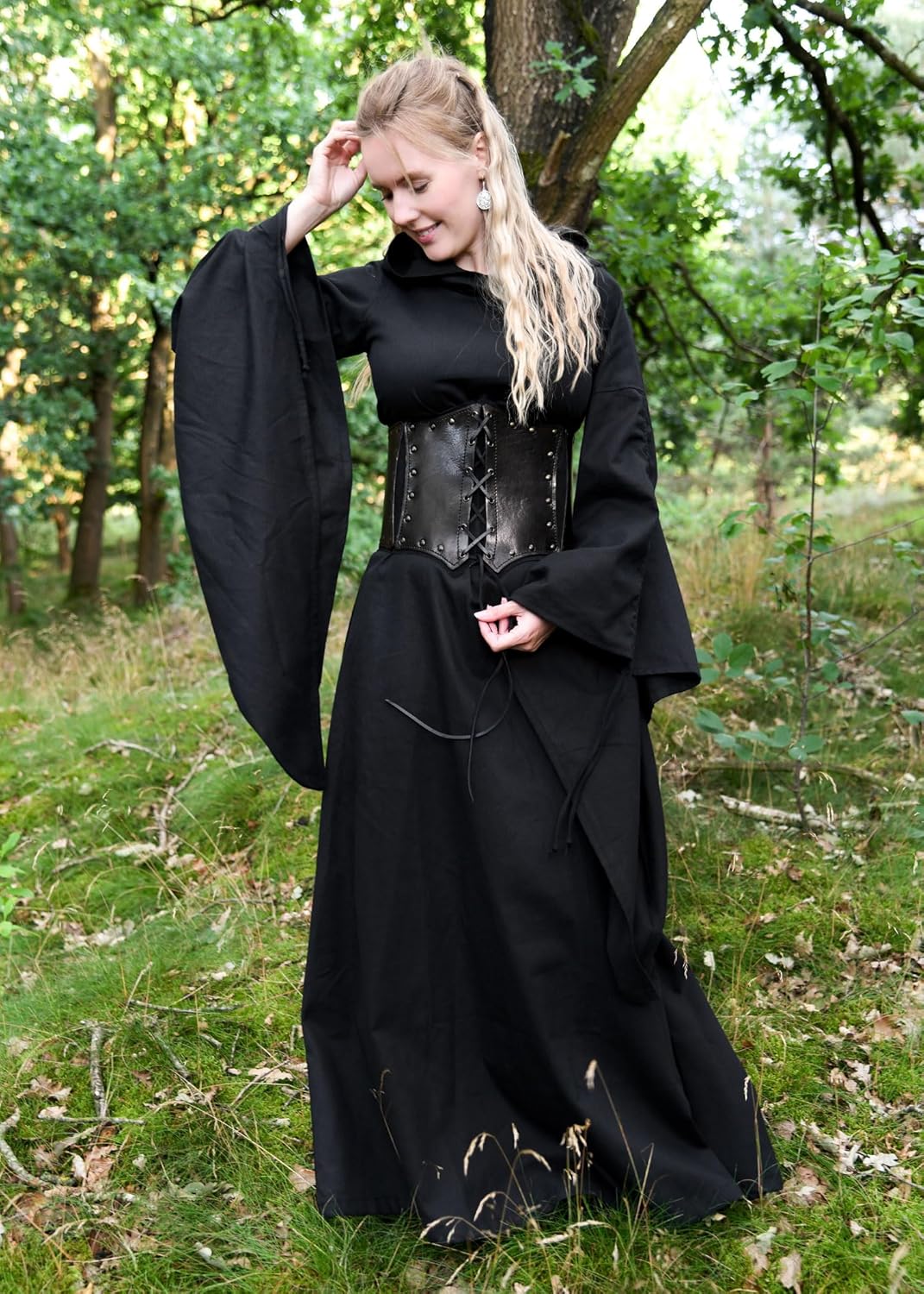 Battle-Merchant Isra Women’s Medieval Hooded Dress – Black Renaissance Gown with Flared Sleeves for LARP & Cosplay - Image 2