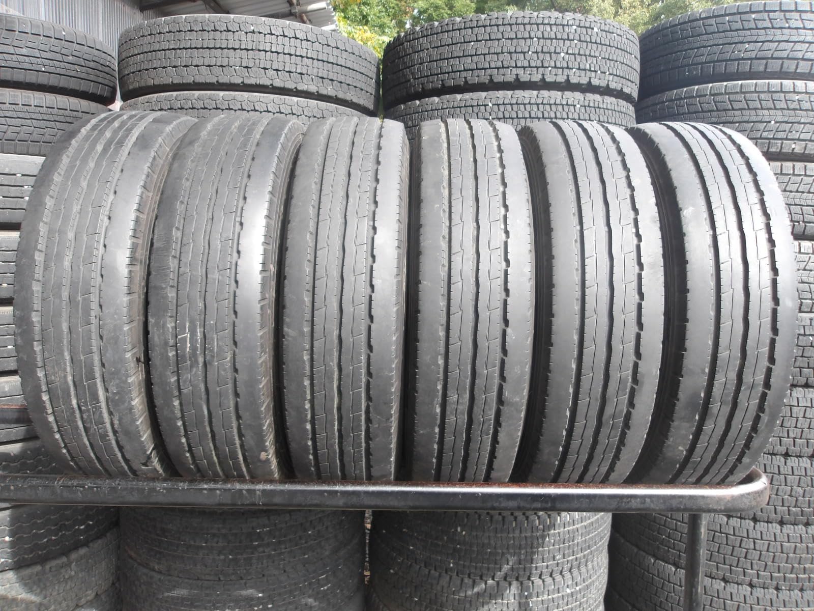 Amazon.co.jp: P847-9 215/70R17.5 夏6本セット サマータイヤ LT 118