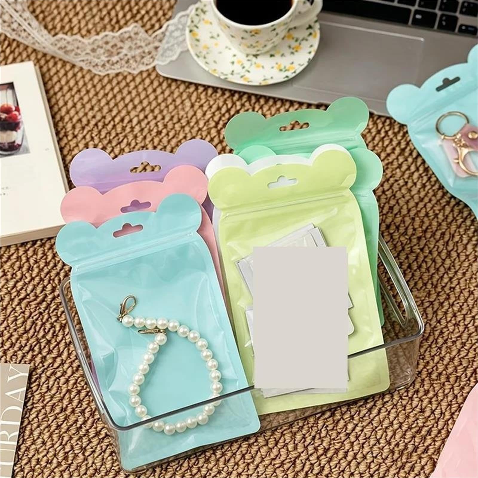 100 bolsas de plástico multicolores autoselladas.