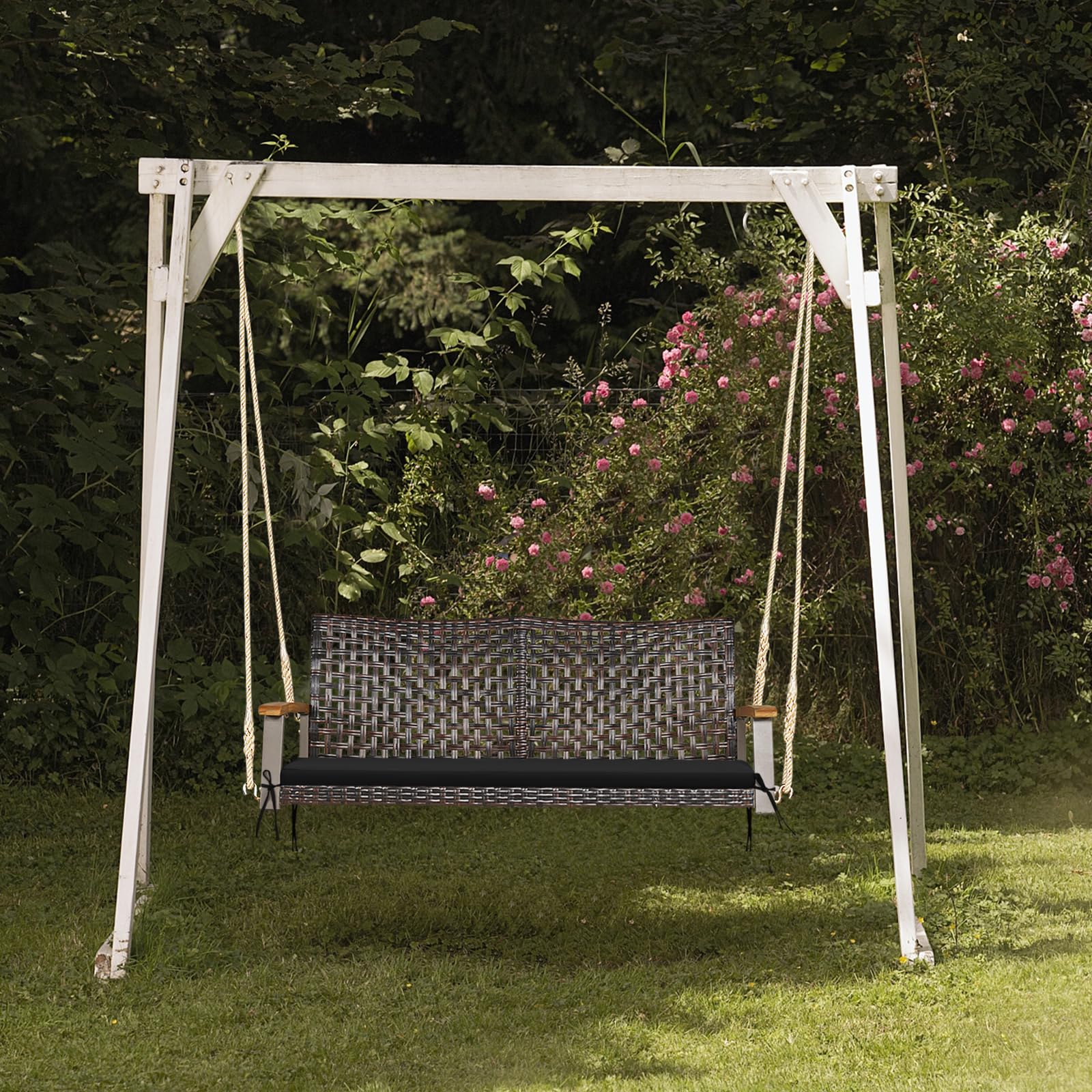KOMFOTTEU Panca sospesa in rattan, altalena sospesa per 2 persone, sedia a dondolo da giardino con ringhiera in legno di acacia, panca sospesa fino a 360 kg (incluso cuscino)