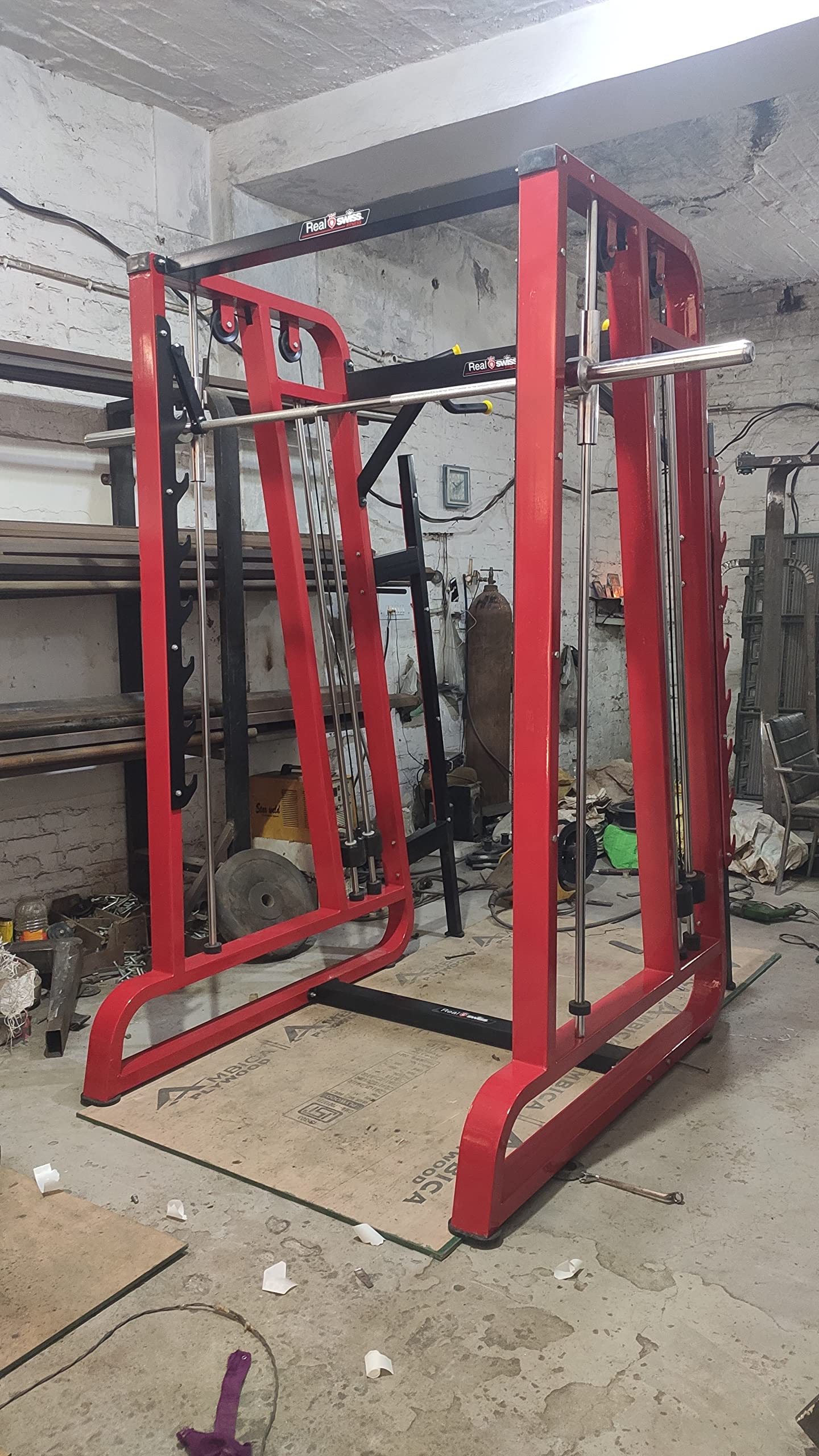 REALSWISS Counter-Balanced Smith Machine for Weight Training