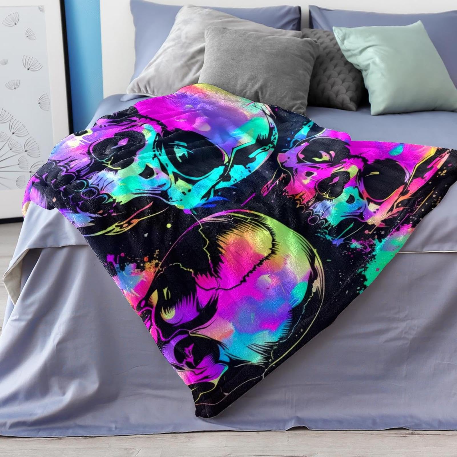 Coperta in pile con teschi con spruzzi al neon – morbida e leggera peluche accogliente – perfetta per letto, divano, divano, viaggi, campeggio, 150 x 200 cm