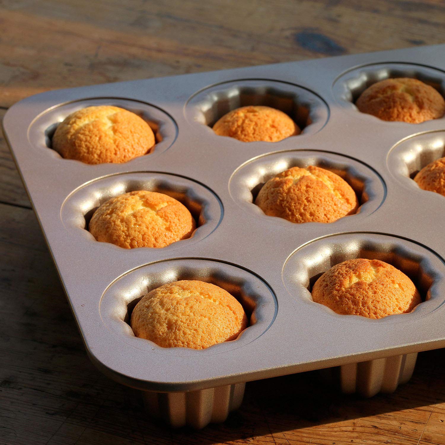 Moule Cannelé - Moule à Cannelés Creabake en Acier Carbone - Pâtisserie Française pour des Cannelés Croustillants et Dorés Mini Moule à Muffins Antiadhésif 12-Cup