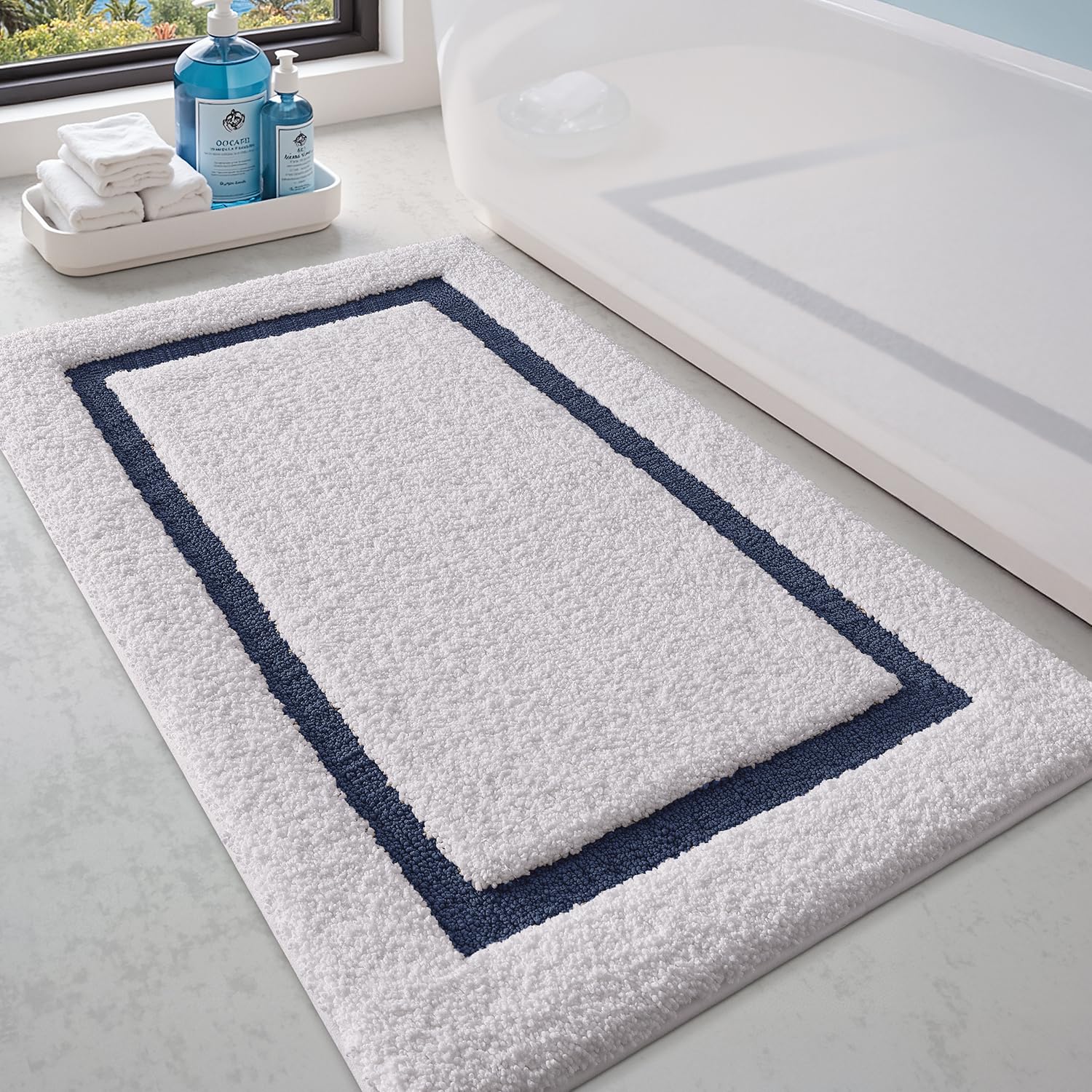 LUMI White Bathroom Rugs, Soft Absorbent Microfiber Bath Mat, Non Slip Washable Bath Rug, Quick Dry Plush Bath Mats for Bathroom for Shower, Bathtub,