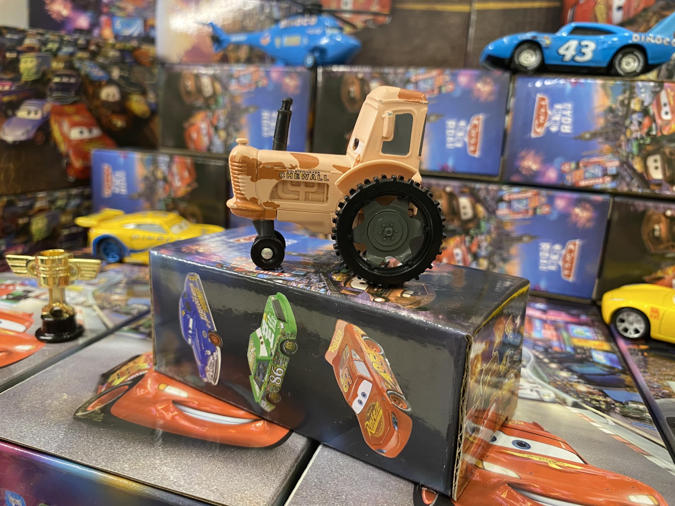 Mater Toy NOLLAM Gift Pixar Cars Frank And Tow Chewall 1:55 U00c9chelle En Alliage Mu00e9tallique Modu00e8le Mignon Jouet Cars Cadeau Pour Enfants ( Couleur : Lot De 2 Lightning McQueen Toys