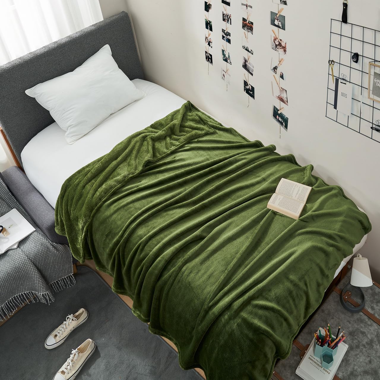 Byourbed Me Sooo Comfy - Coma Inducer® Twin XL Blanket - Pesto