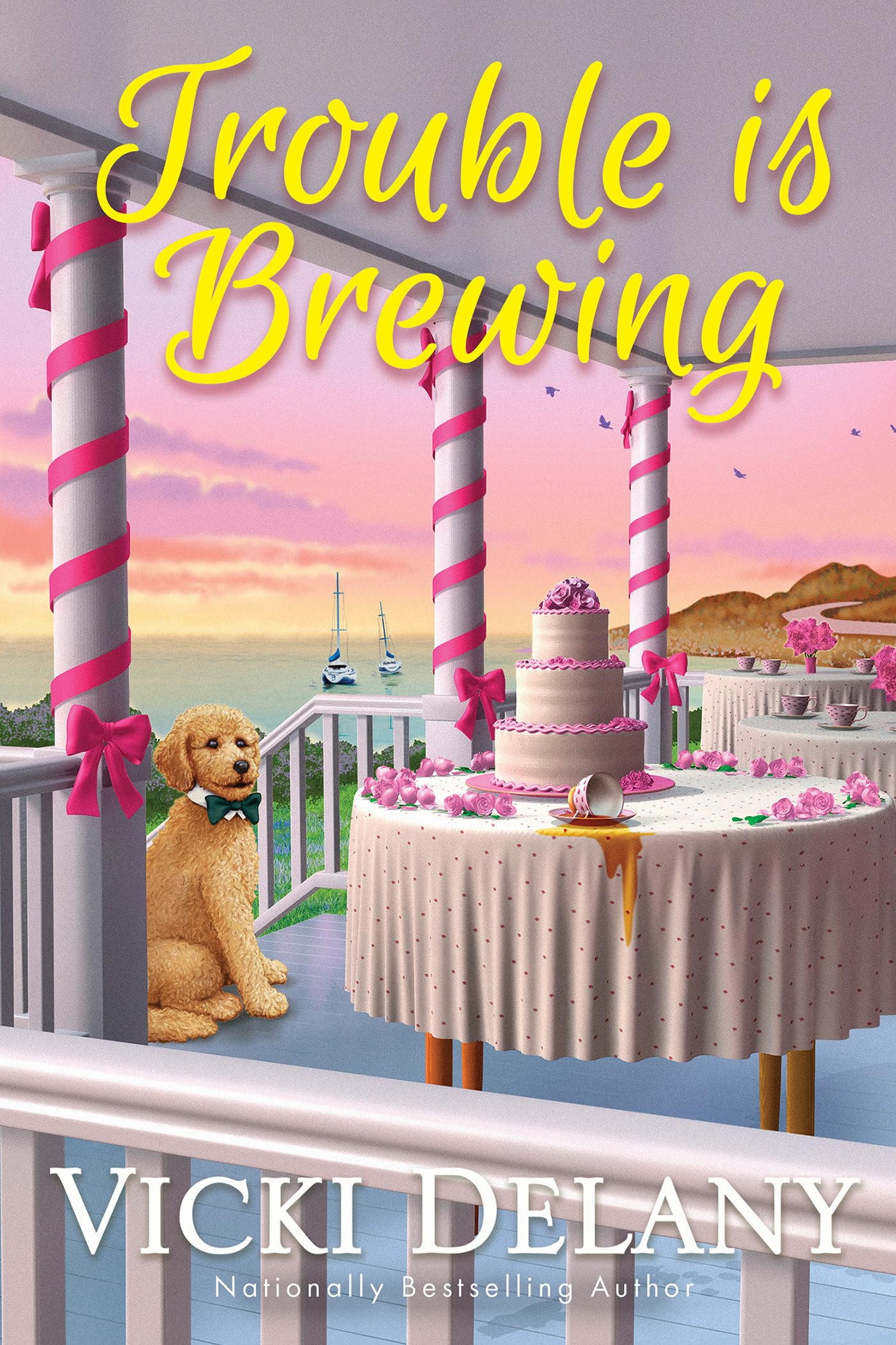 Trouble Is Brewing: 5 (Tea by the Sea Mysteries)