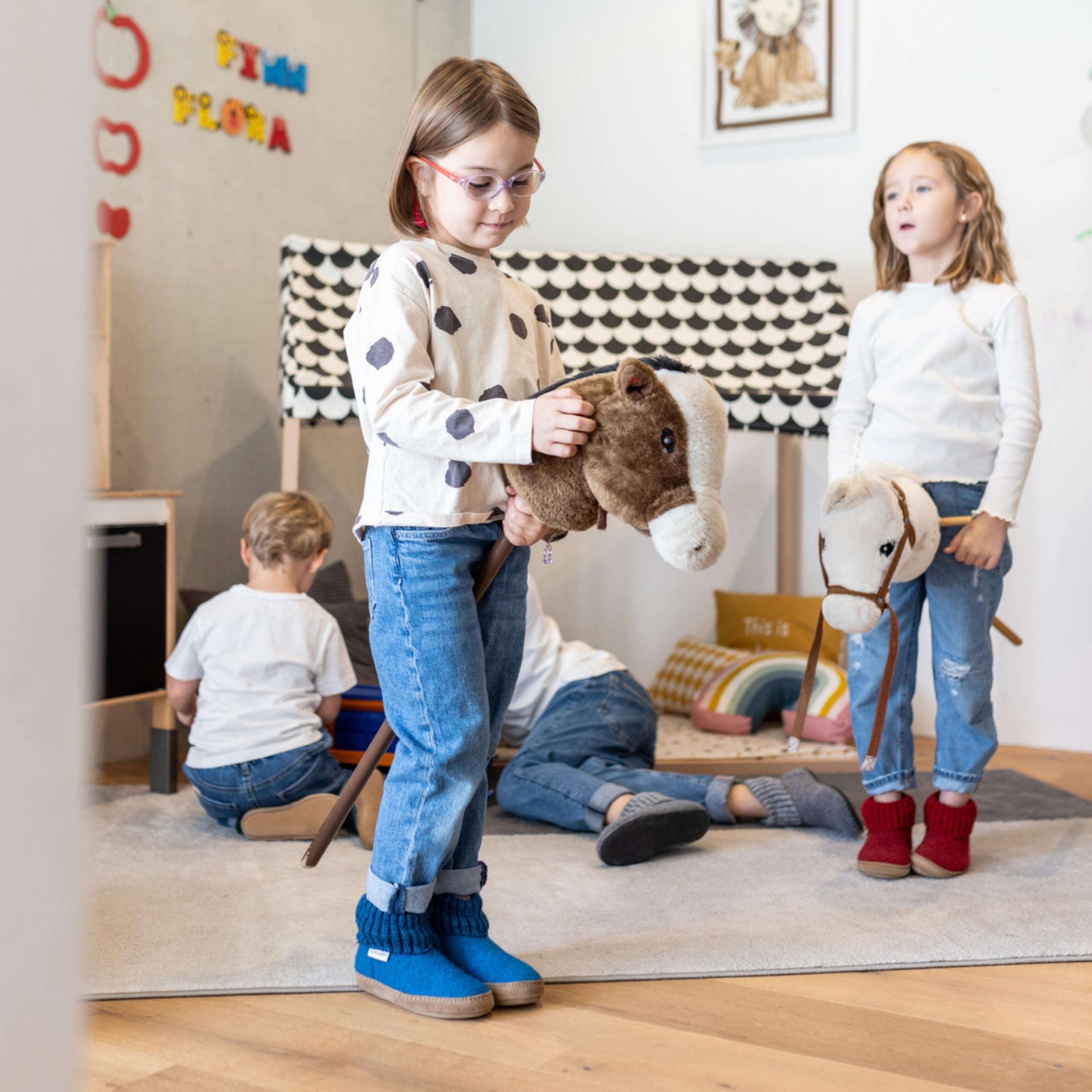 Gottstein Kinder Hüttenschuh Alpine Boot LE - Aus reiner Bio-Schafwolle für Jungen & Mädchen mit Ledersohle - Hausschuh Made in Tirol