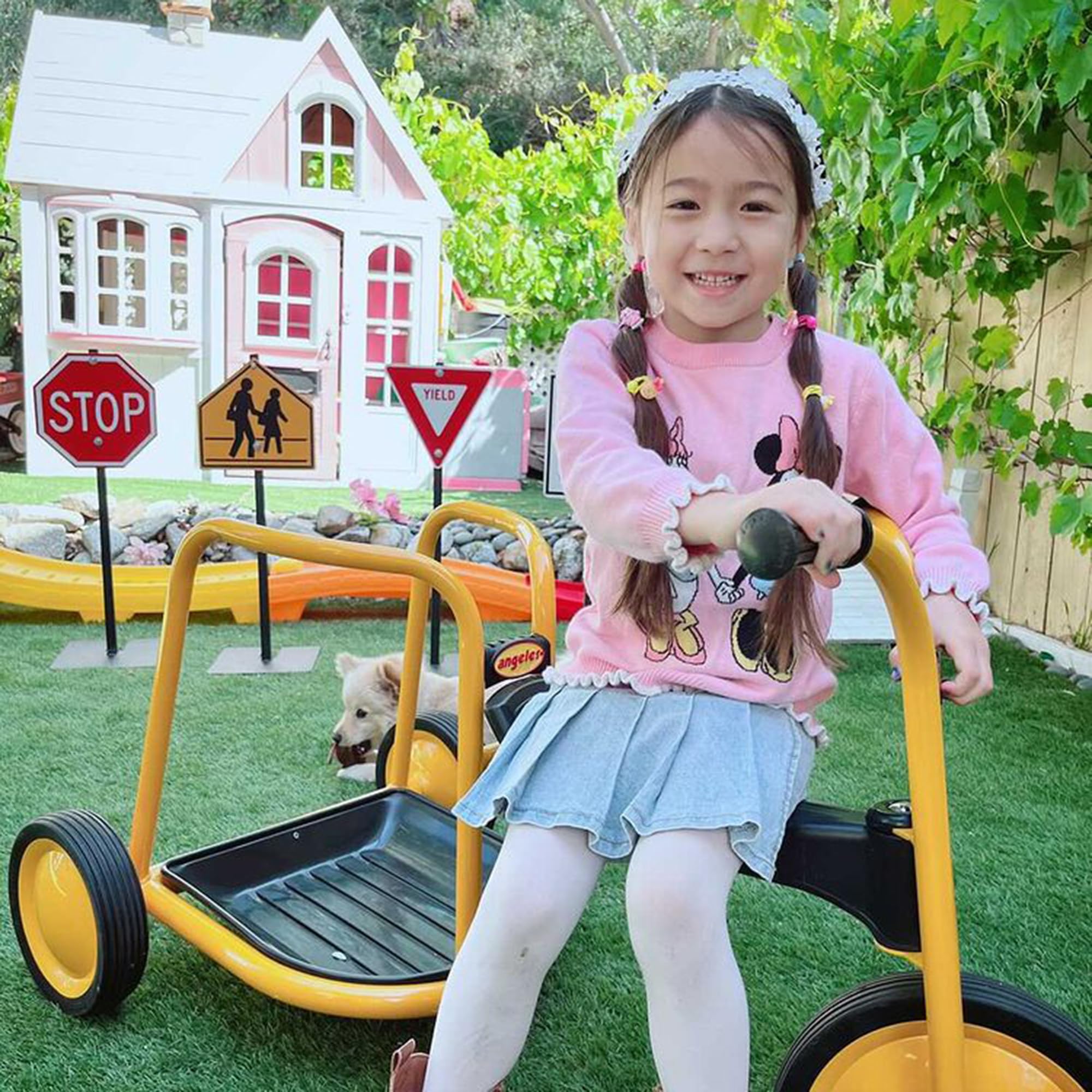 Children's Factory Traffic Signs Set of 4, Outdoor Play Equipment for Daycare, Preschool, Playground, Kids Playhouse - Image 7