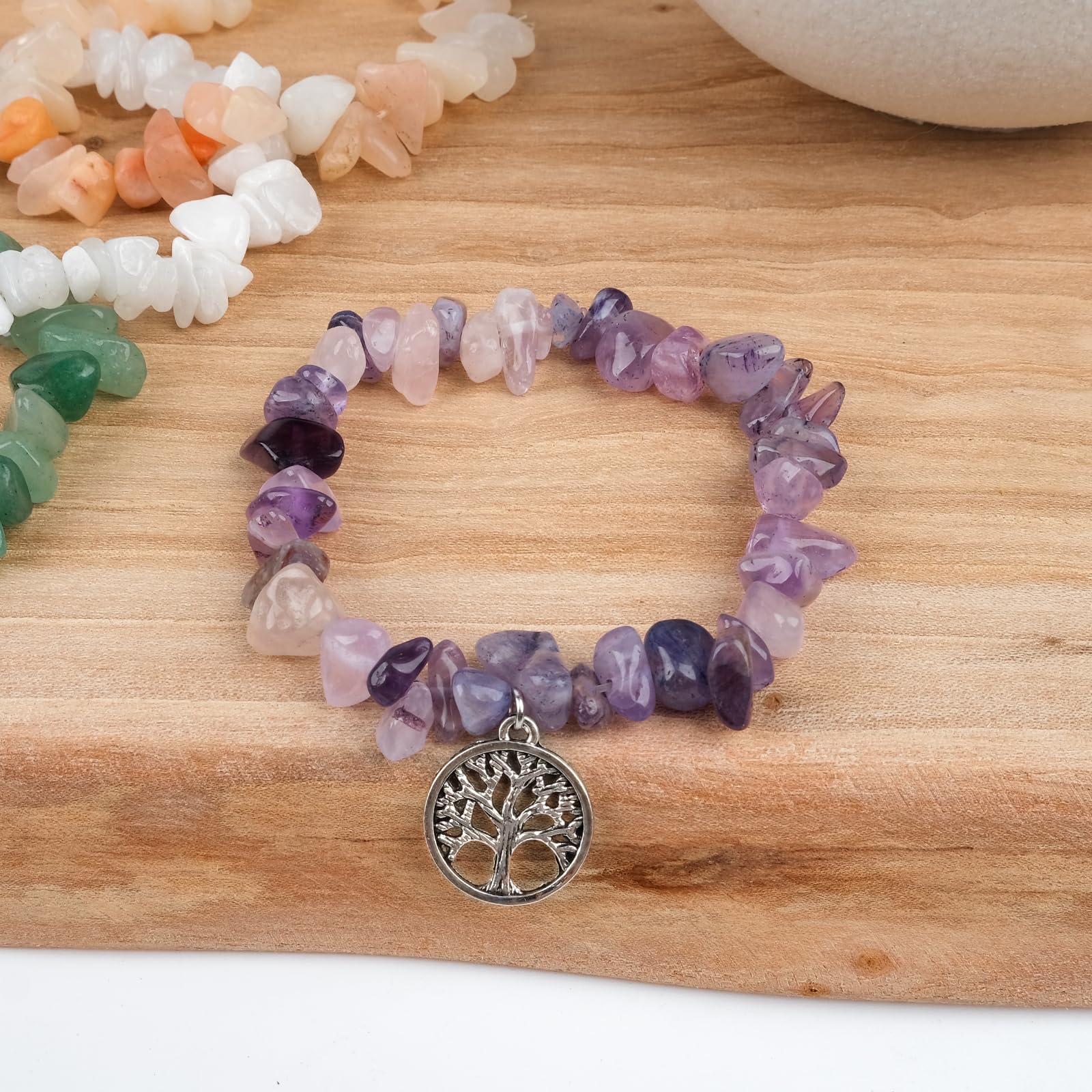 ARTREE 24 tipos de cuentas de piedra natural, chips de piedras preciosas para enhebrar en caja de madera, brazalete de bricolaje y accesorios de pendientes con soporte de joyería, regalo para
