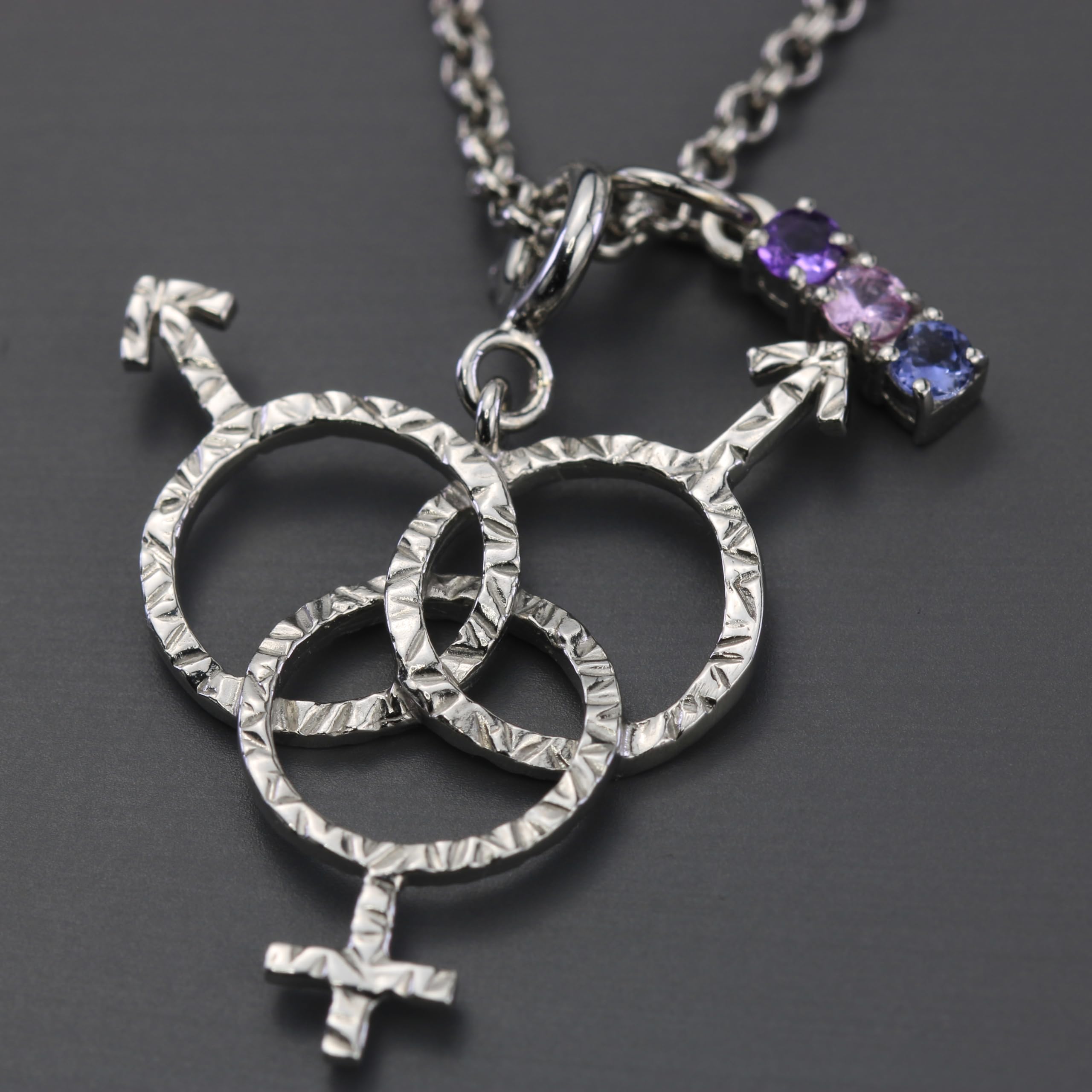 Fait Main LGBTQ Drapeau Pendentif Genuine Pierres Précieuses Argent 925 | LGBT, transgenre, lesbienne, gay, bisexuel, non binaire, agenre, asexuel, polyamour, pansexuel, genderqueer, gemmes, éclat