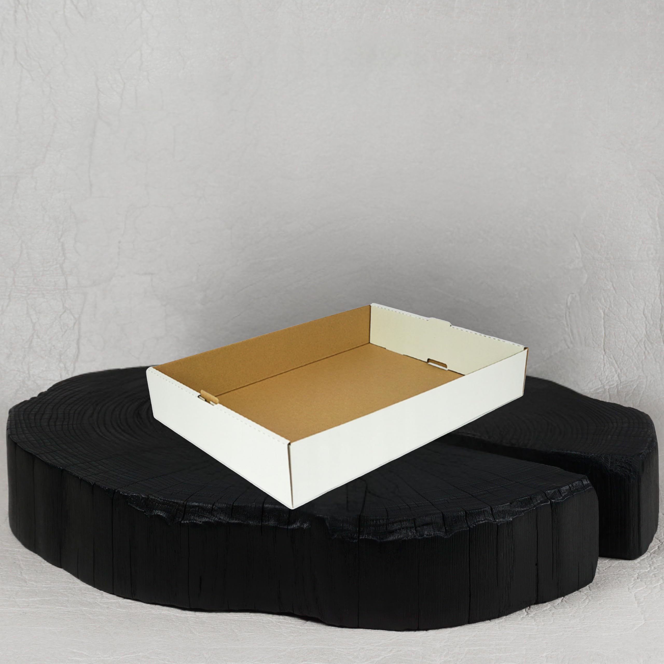 KAPAK 10er Kuchen Tray Weiß 40x30x7 cm - Offenes Präsentations-Tray aus Wellpappe - Rechteckige Gebäckschale - Donut & Blechkuchen Papp-Tray