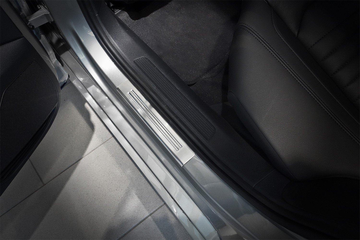 tuning-art Protezione Battitacco per VW Touran 2 5T 2015-