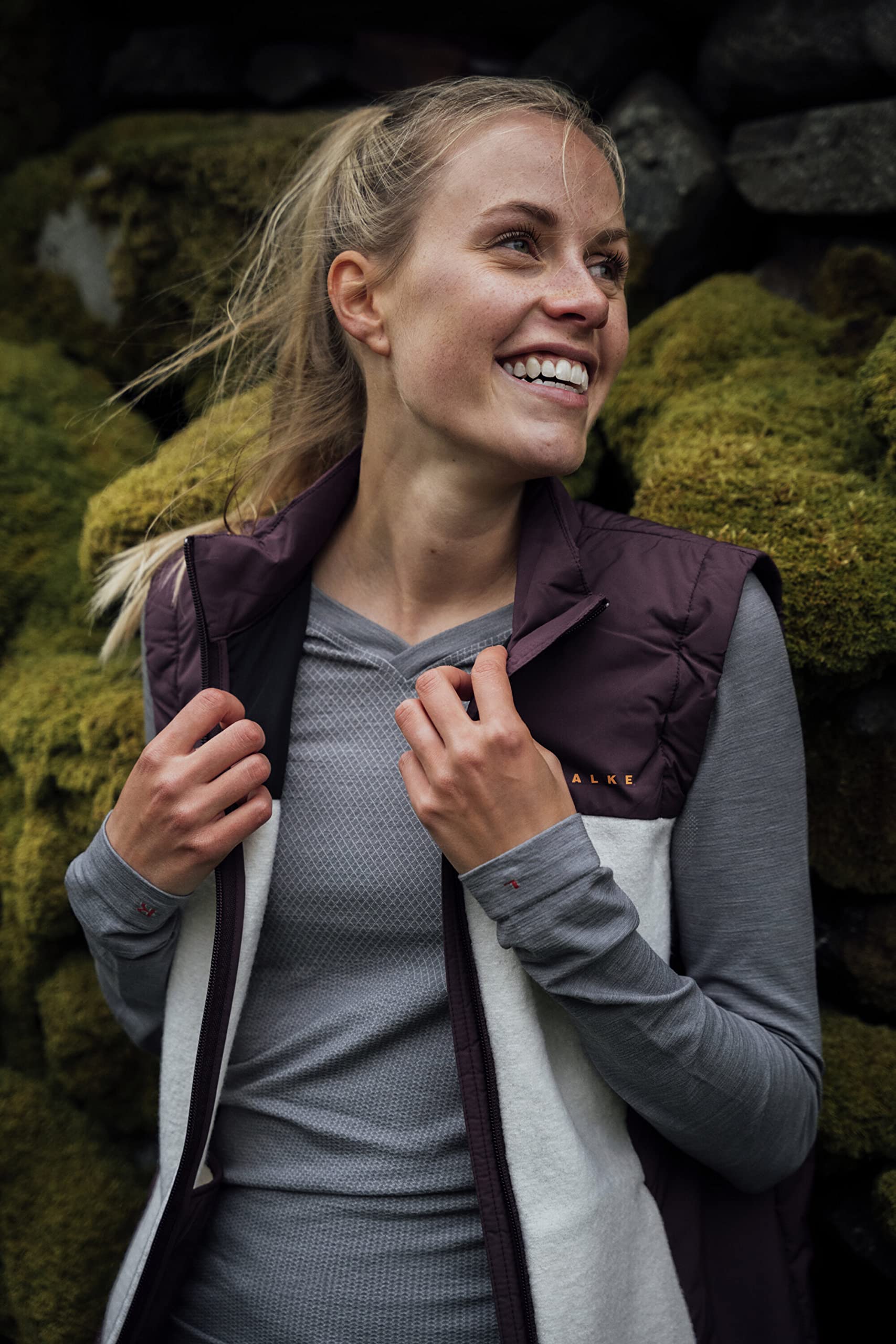 FALKE Damen Wool-Tech Light V Neck Funktionsshirt Langarm atmungsaktiv klimaregulierend geruchshemmend nachhaltige Wolle Funktionsmaterial warme und kalte Temperaturen Funktionsunterwäsche 1 Stück | aus Merinowolle für warme bis kalte Temperaturen