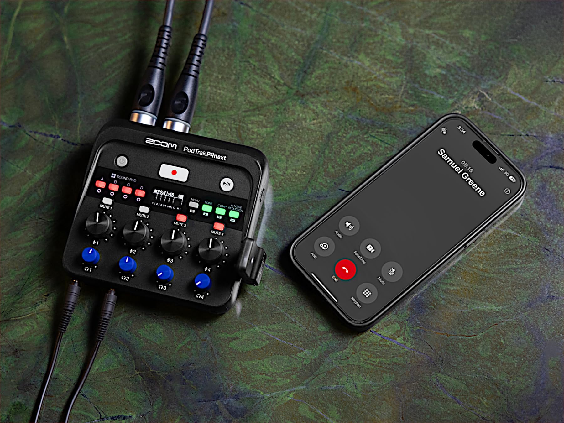 Zoom - P4next enregistreur de podcast, 4 entrées microphone XLR, 4 sorties casque, réduction du bruit AI, effets de tonalité et de comp, entrée téléphone, pavés sonores, enregistrement sur SD