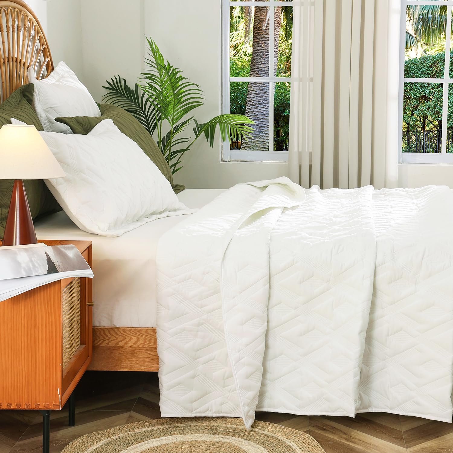 BOV Twin Comforter Quilt for Summer (68x86) – Lightweight Summer Quilt, Thin Comforter Perfect for Warm Weather, Guest Room, or RV Use – Soft Quilted Coverlet Easy Care Bedding for Daily Layering