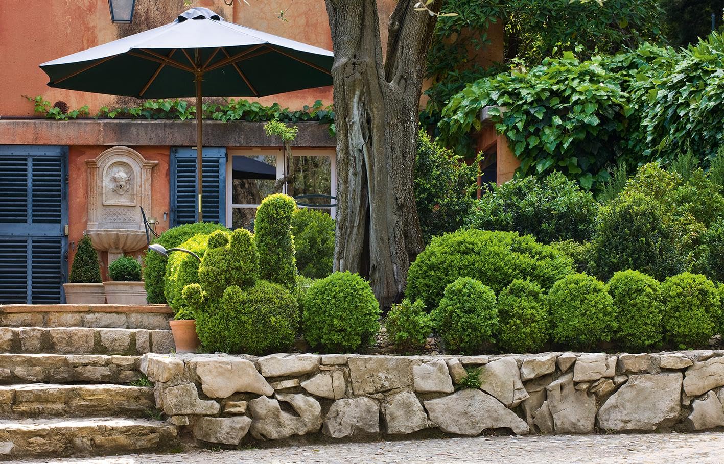 Mediterranes Gartendesign: Spektakuläre Privatgärten (Garten- und Ideenbücher BJVV)