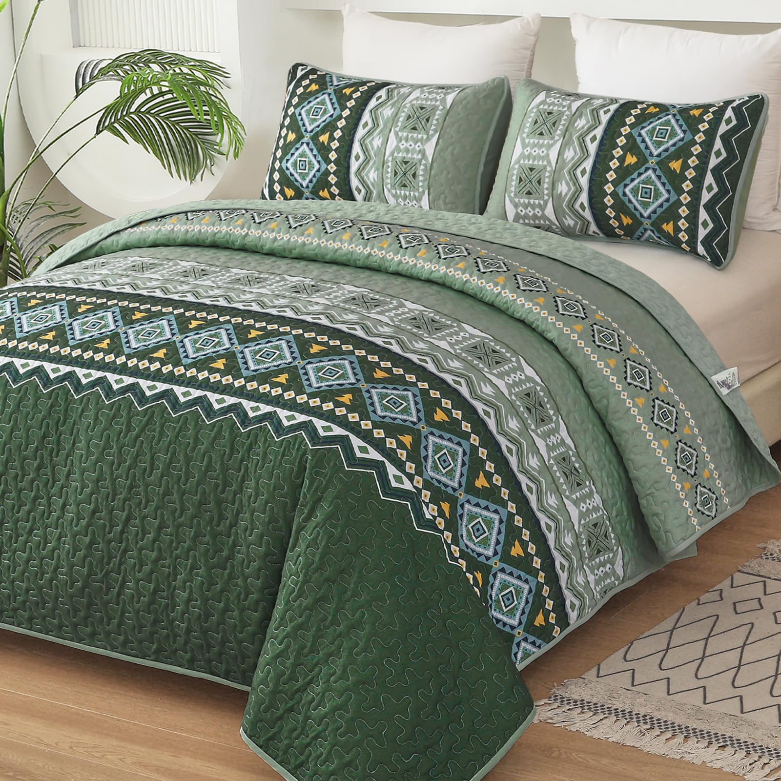 WONGS BEDDING Green Quilt Set Queen Size,3 Pieces Boho Bedspread Coverlet Set,Soft Bohemian Bedding Set King for All Season 104"×90" — image 1