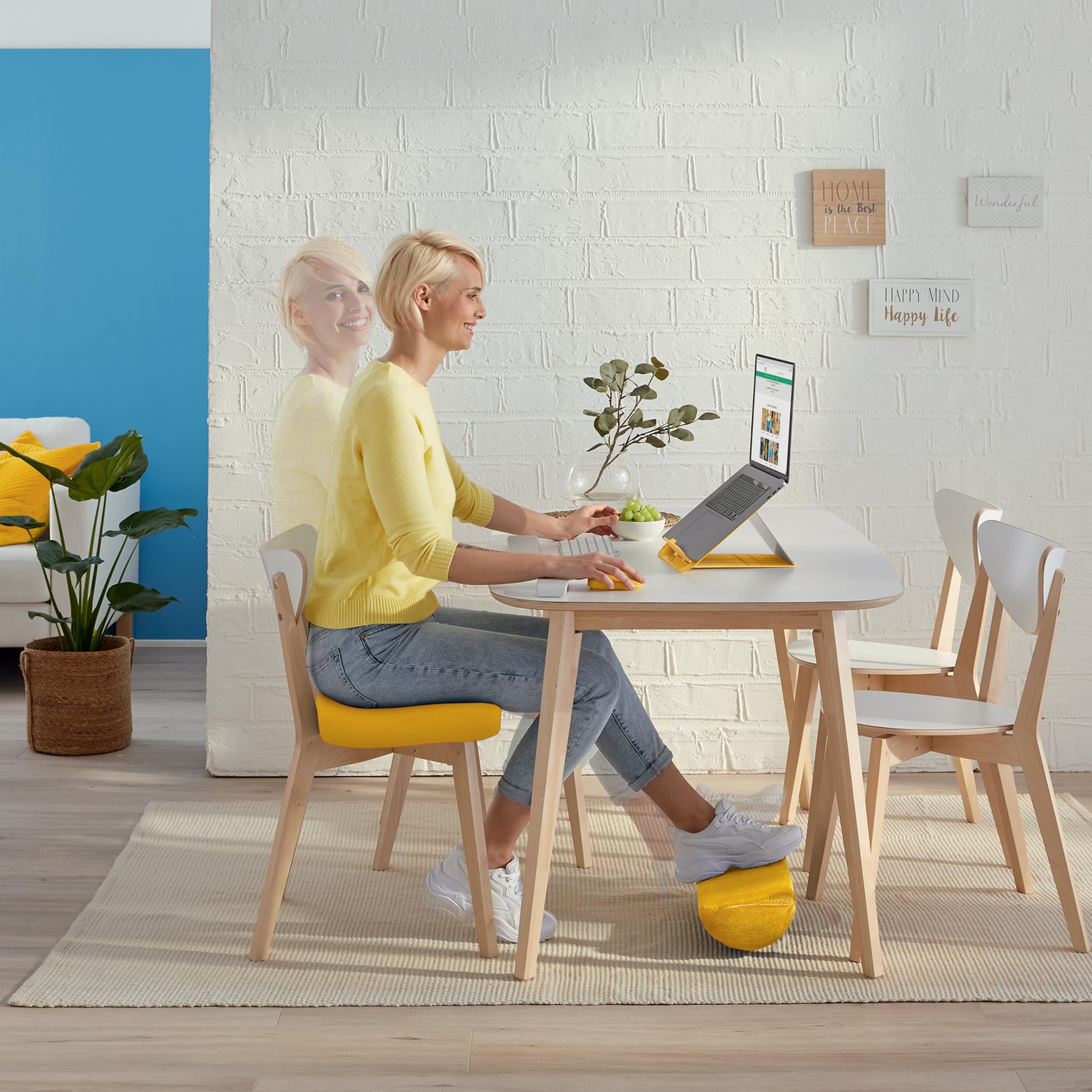Leitz, Regulowany Piankowy Podnóżek Leitz Ergo Cosy, Odpowiedni do Domowego Biura, Wsparcie dla Stóp oraz Kolan, Łagodzi Ból Ramion i Pleców, Materiałowa Poszewka, Kolor Ciepły Żółty (53710019)