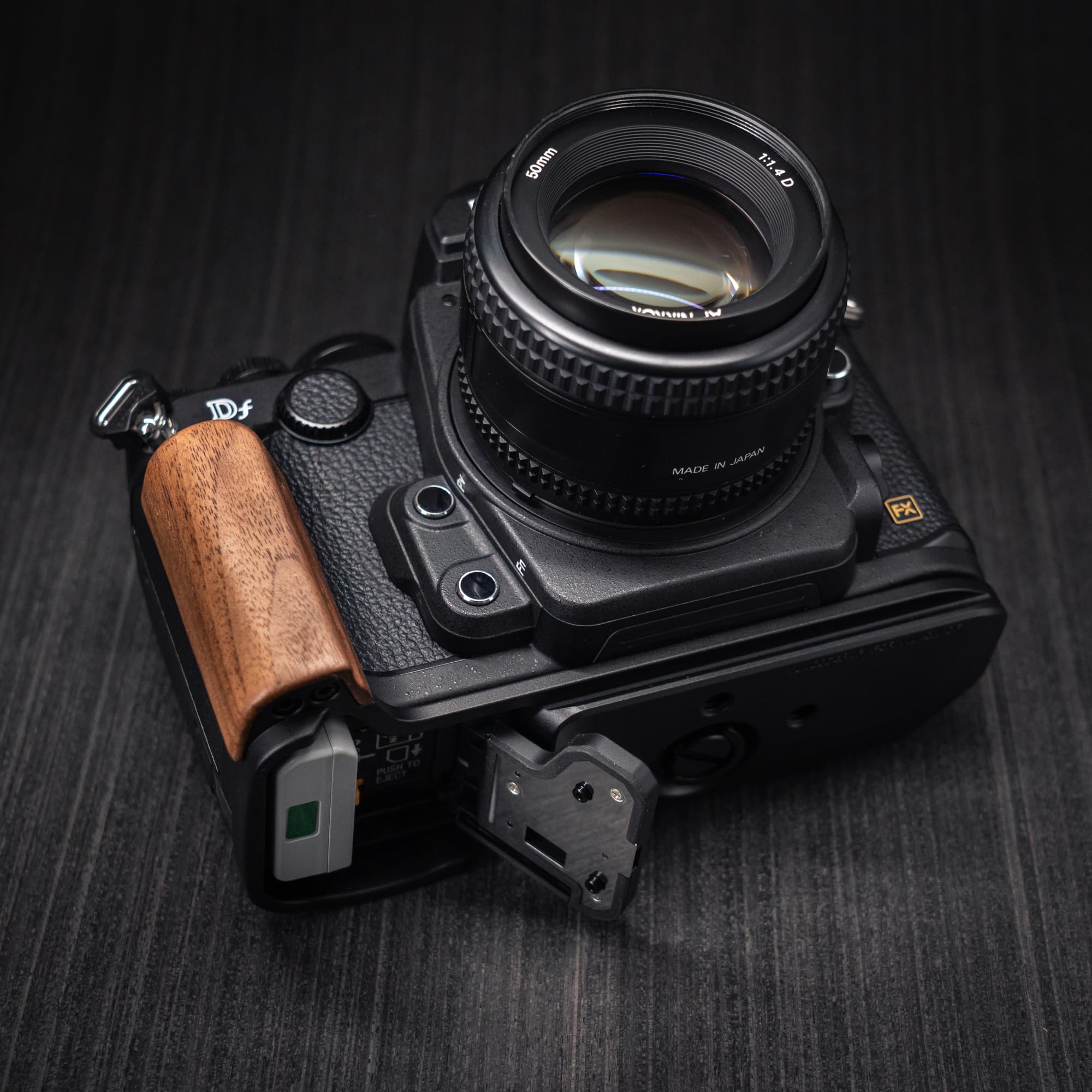 Amazon | 木製ウッドハンドグリップLホルダーニコンDFカメラ合金