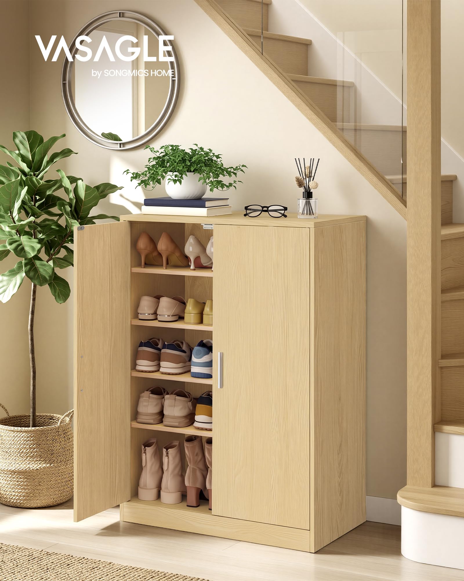 VASAGLE Scarpiera Armadio con Ante, Scarpiera da Ingresso Moderna con Ripiani Regolabili, Mobile Portascarpe Slim, 5 Ripiani, per 12 a 15 Paia di Scarpe, 2 Ante, Beige Rovere HSC501YJ01