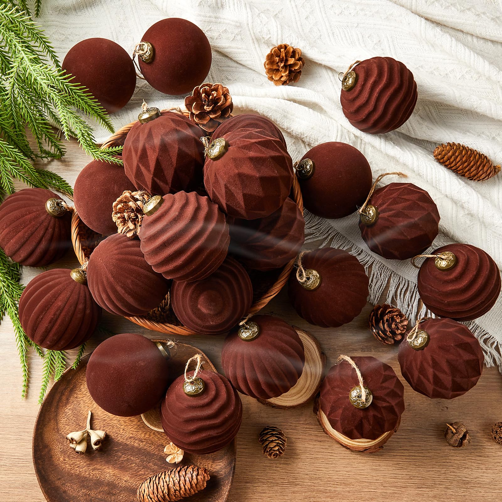 Boules de Noël en velours marron parfumées pour décoration de maison et sapin x24