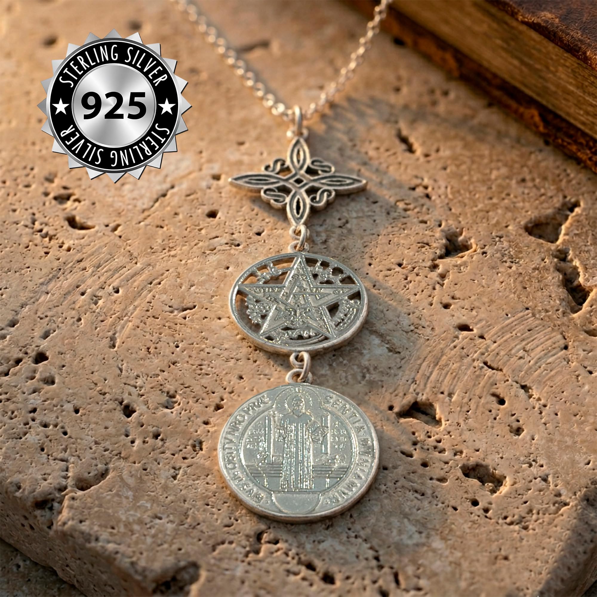 Naszyjnik podwójnie ochronny wisiorek potrójny medal św. Benedykta, srebro próby 925, rodowane, łańcuszek 45 cm