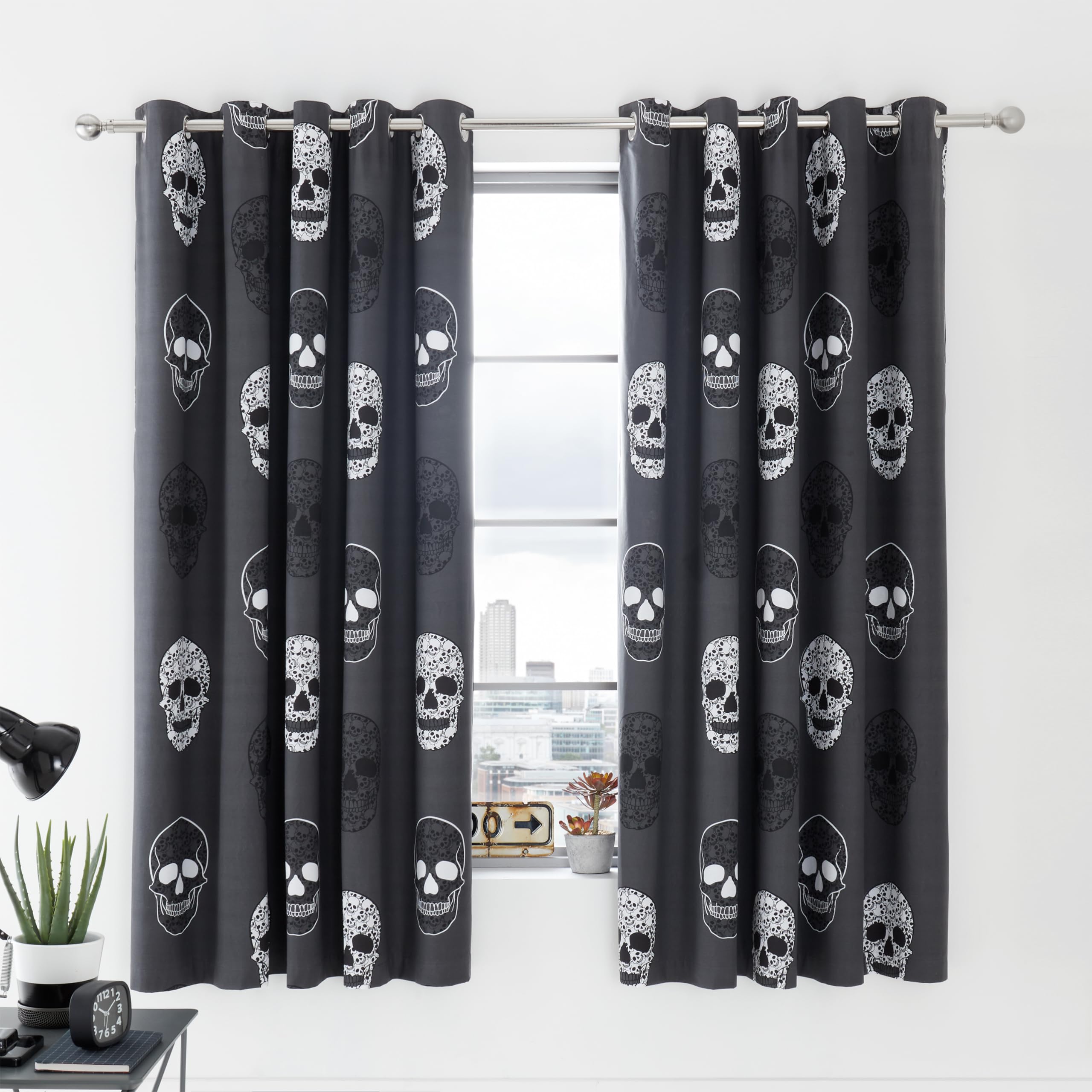 Catherine Lansfield  Kids Grey Skulls Fully Reversible Eyelet Curtains in Size 66x72 Inch, Sports Direct