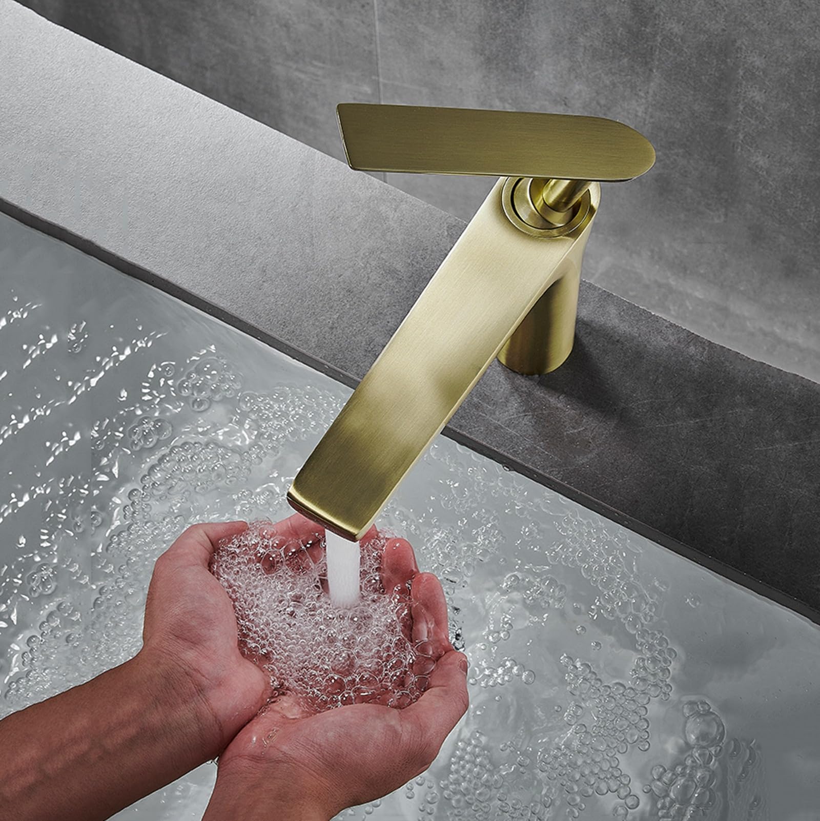 Rubinetto miscelatore per lavabo, rubinetto in ottone monoforo, controllo acqua calda e fredda, design moderno per guardaroba, maniglia singola, finitura oro spazzolato