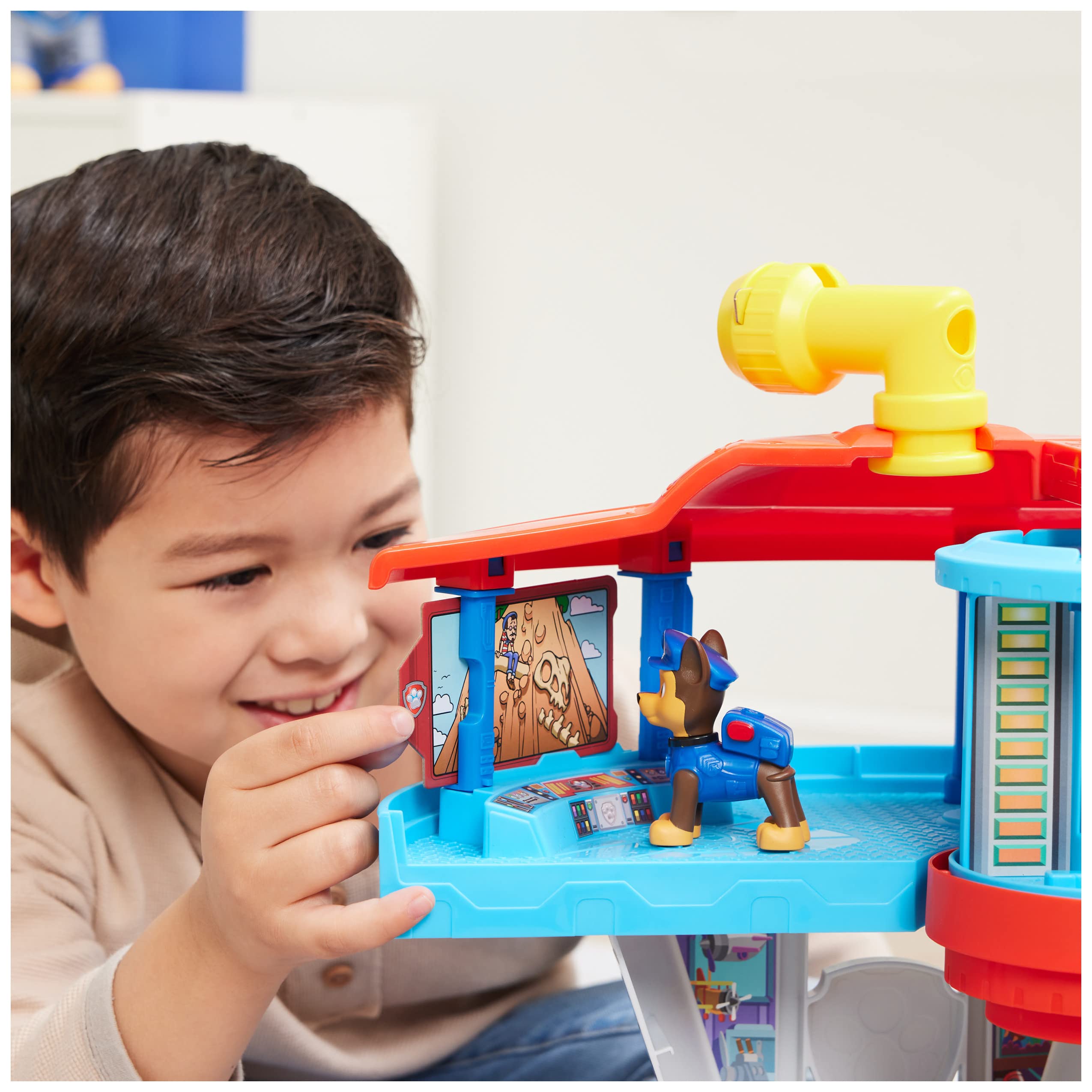 Paw Patrol, Quartier Generale, con Lanciatore per Veicoli, 2 Personaggi, Veicolo della Polizia di Chase e Accessori, Giocattolo per Bambini e Bambine, 3+ Anni
