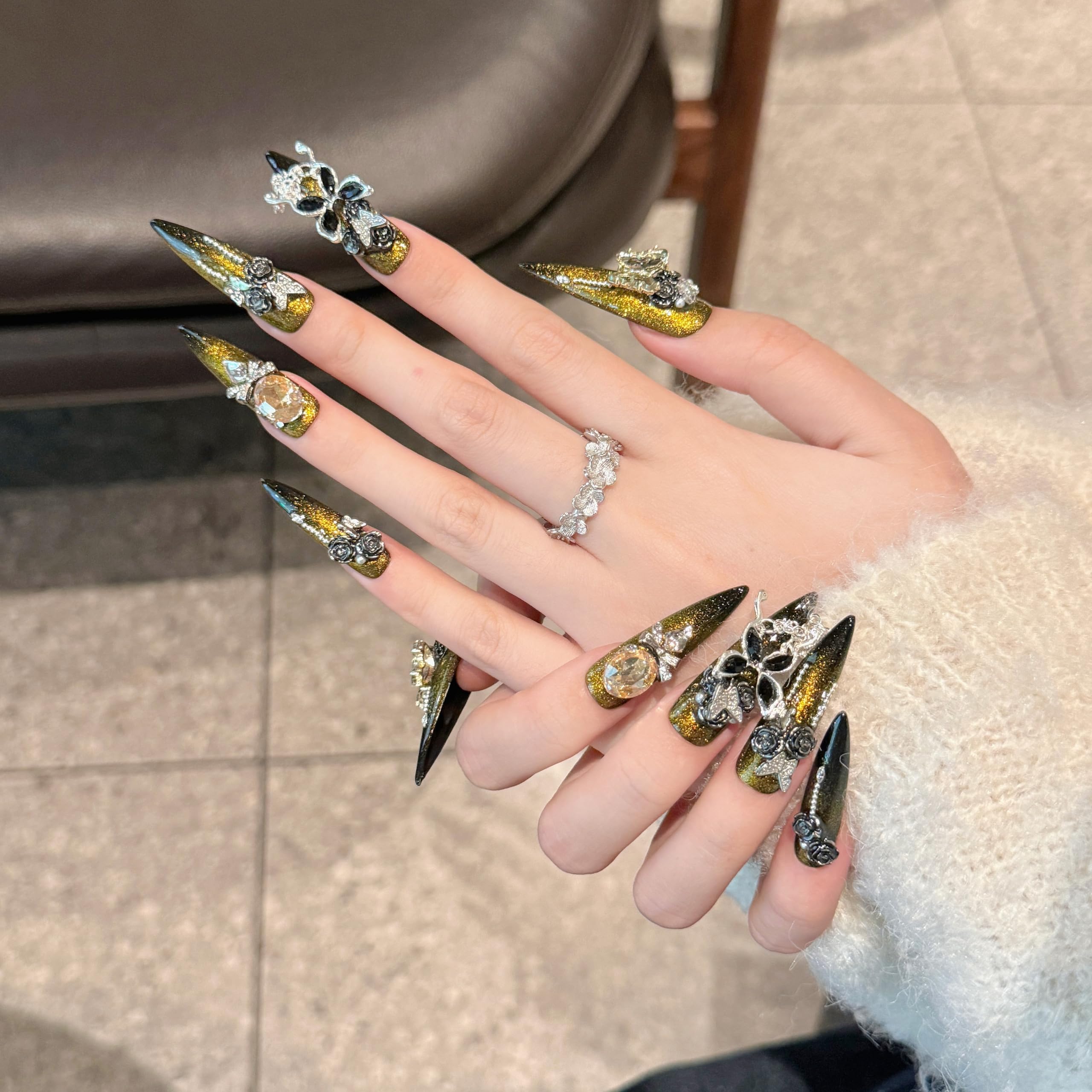 Liccom Press-On Nails - Uñas postizas elegantes con detalles dorados y cristales, diseño refinado y lujoso, fácil aplicación, reutilizables (L, L de 34 mm a 40 mm, estilete)