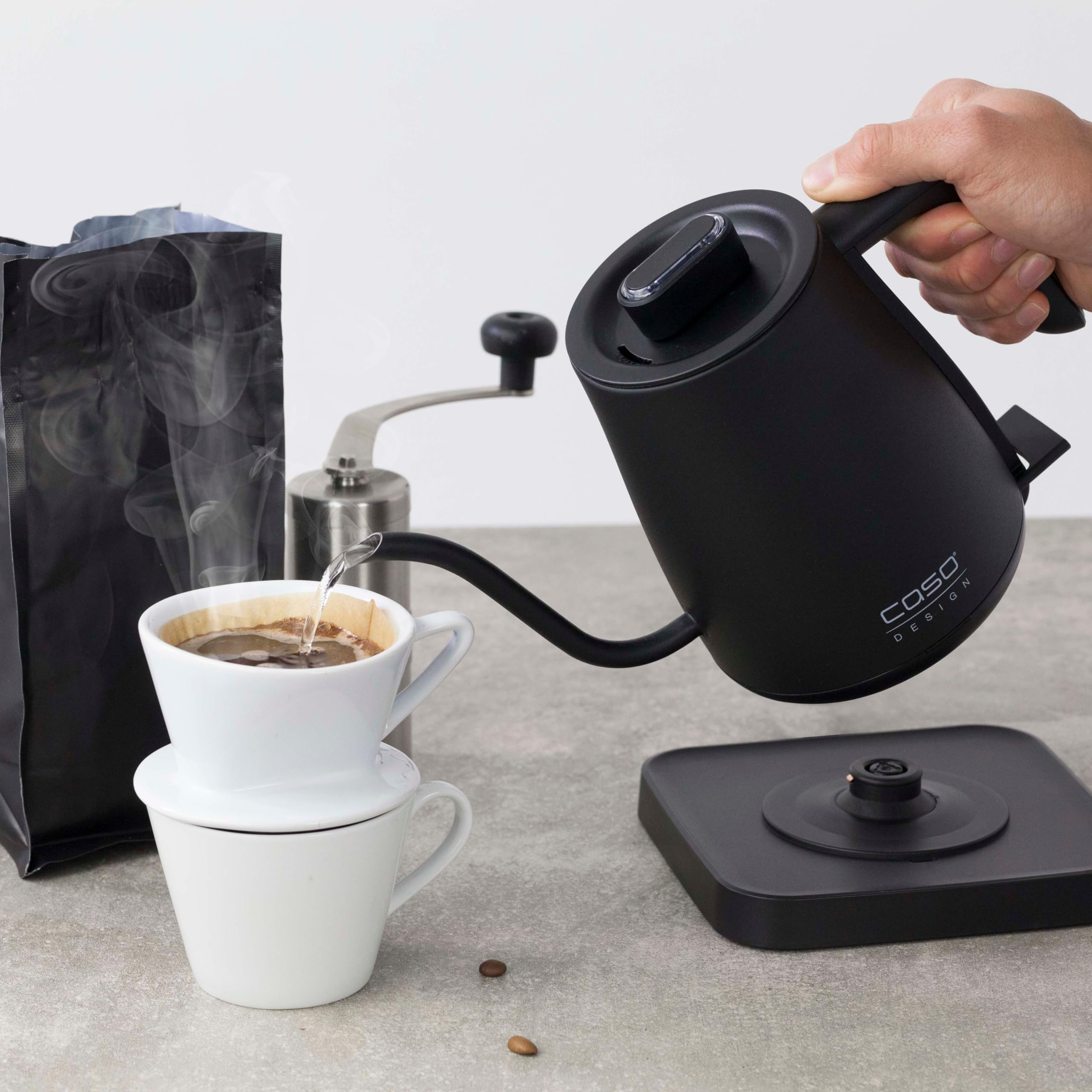 CASO Coffee Classic Kettle - hervidor de agua electrico 0,6L - Pequeña cantidad mínima de 200 ml - enrollado de cable integrado - Base de 360°C - Acero inoxidable - negro mate
