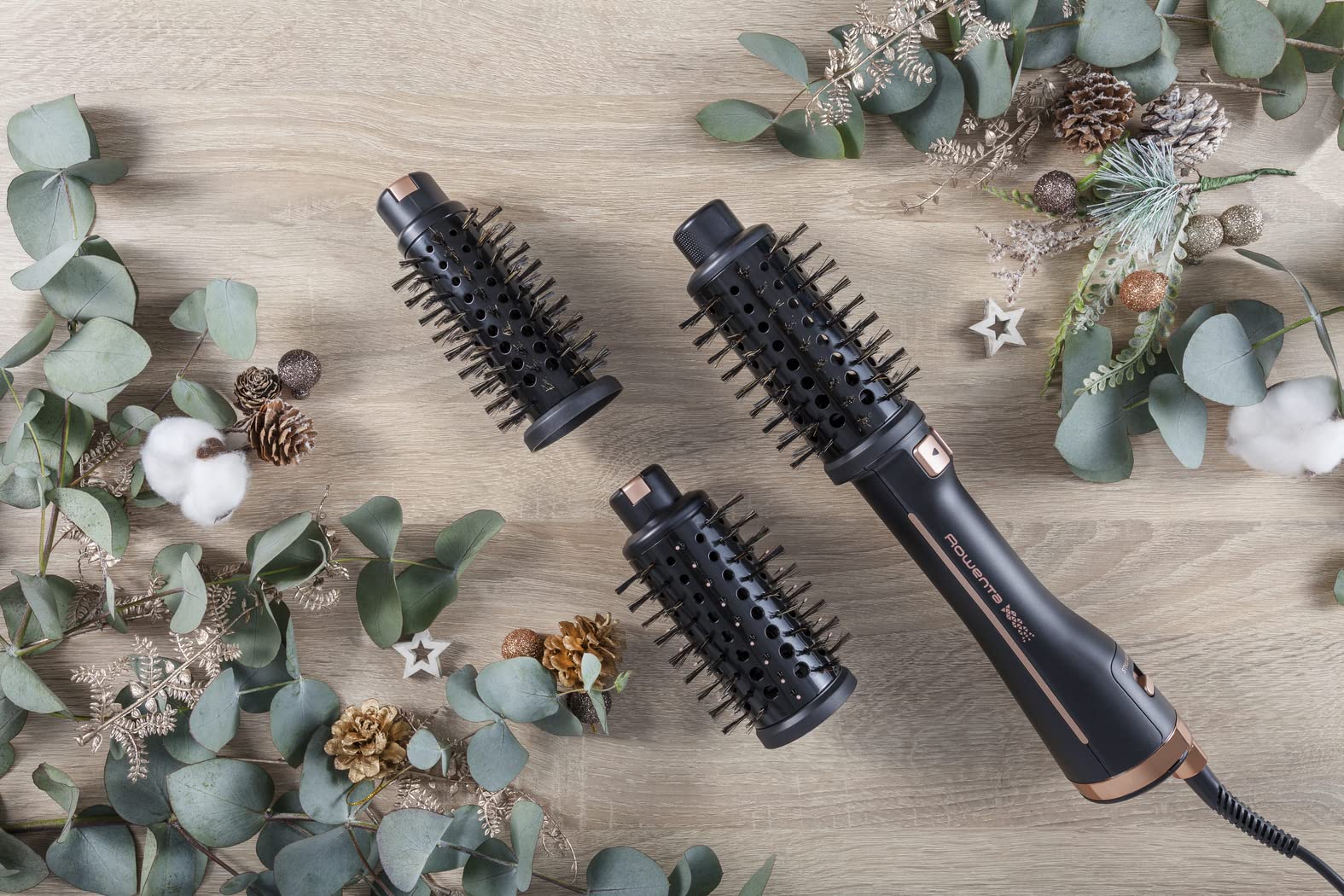 Rowenta Brosse soufflante rotative 2-en-1, Sèche, Coiffe les cheveux, 3 brosses incluses, Réduit l'électricité statique et les frisottis, Ultimate Expérience, Noir/cuivre CF9620F0