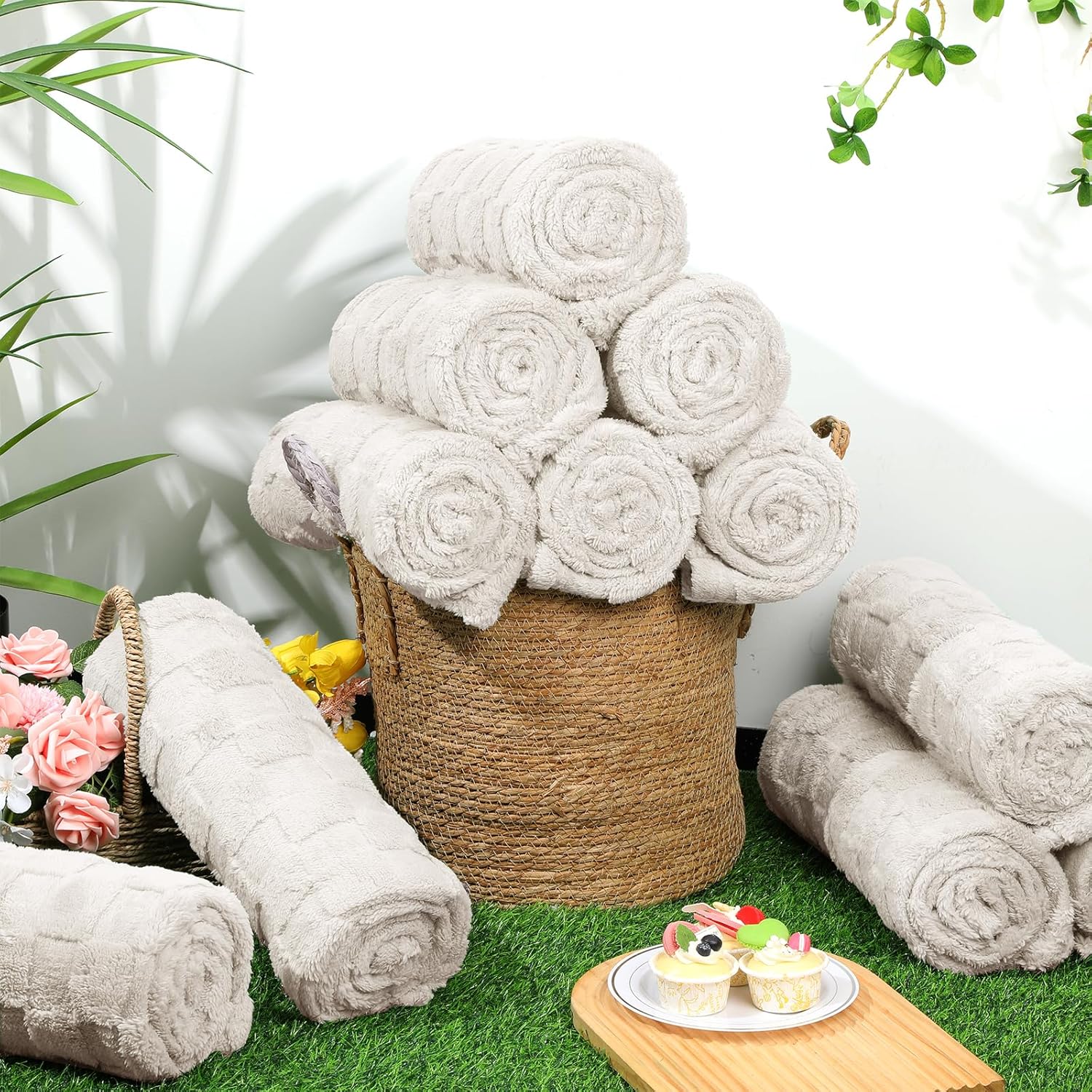 6 Pack Fleece Throw Blankets Bulk 50 x 60 Inches Soft 3D Checkered Flannel Warm Plush Blankets for Couch Sofa Bed Wedding Soft for Pet Bed Couch Office Gifts Travel Seasons Donation(Cream White)