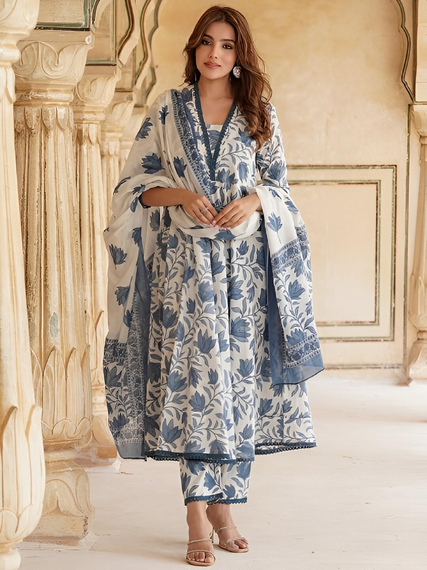 INDACORIFY Blumenbedruckte Kurta aus Anarkali-Baumwolle mit Hose und indischem Dupatta-Anzug