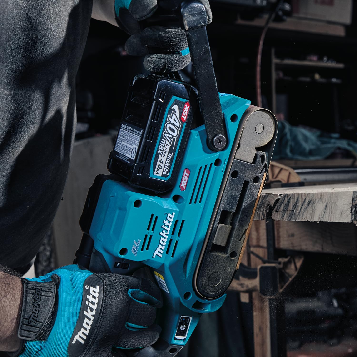 Makita BS001GZ - Smerigliatrice a nastro, 40 V max, larghezza di banda 76 mm, senza batteria e caricatore