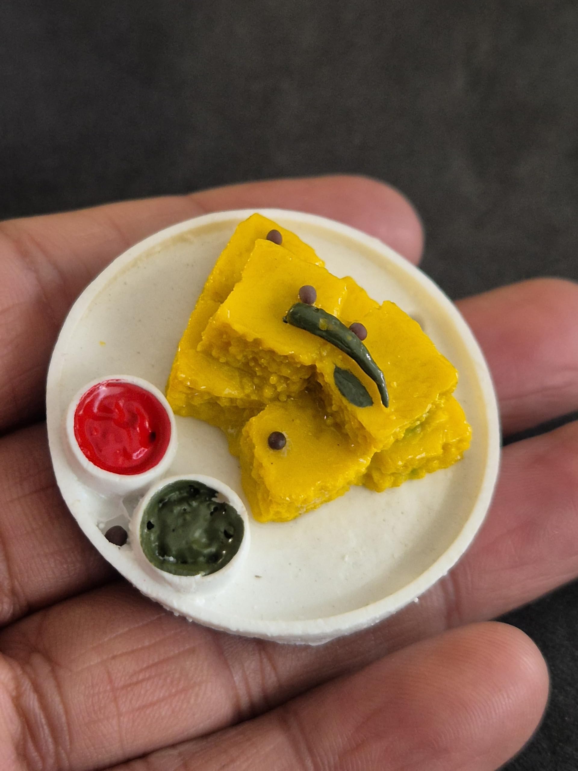 DT DECTONE Handcrafted Decorative Dhokla Fridge Magnet with Chutney, Unique Fridge Décor, for Food Lovers, Durable & Lightweight, Kitchen Decoration, Collectible Souvenir 1