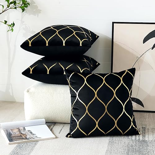 Miniatura 7 de OTOSTAR Juego de 4 fundas de almohada decorativas doradas de 18 x 18 pulgadas, fundas de almohada cuadradas de terciopelo suave, fundas de cojín